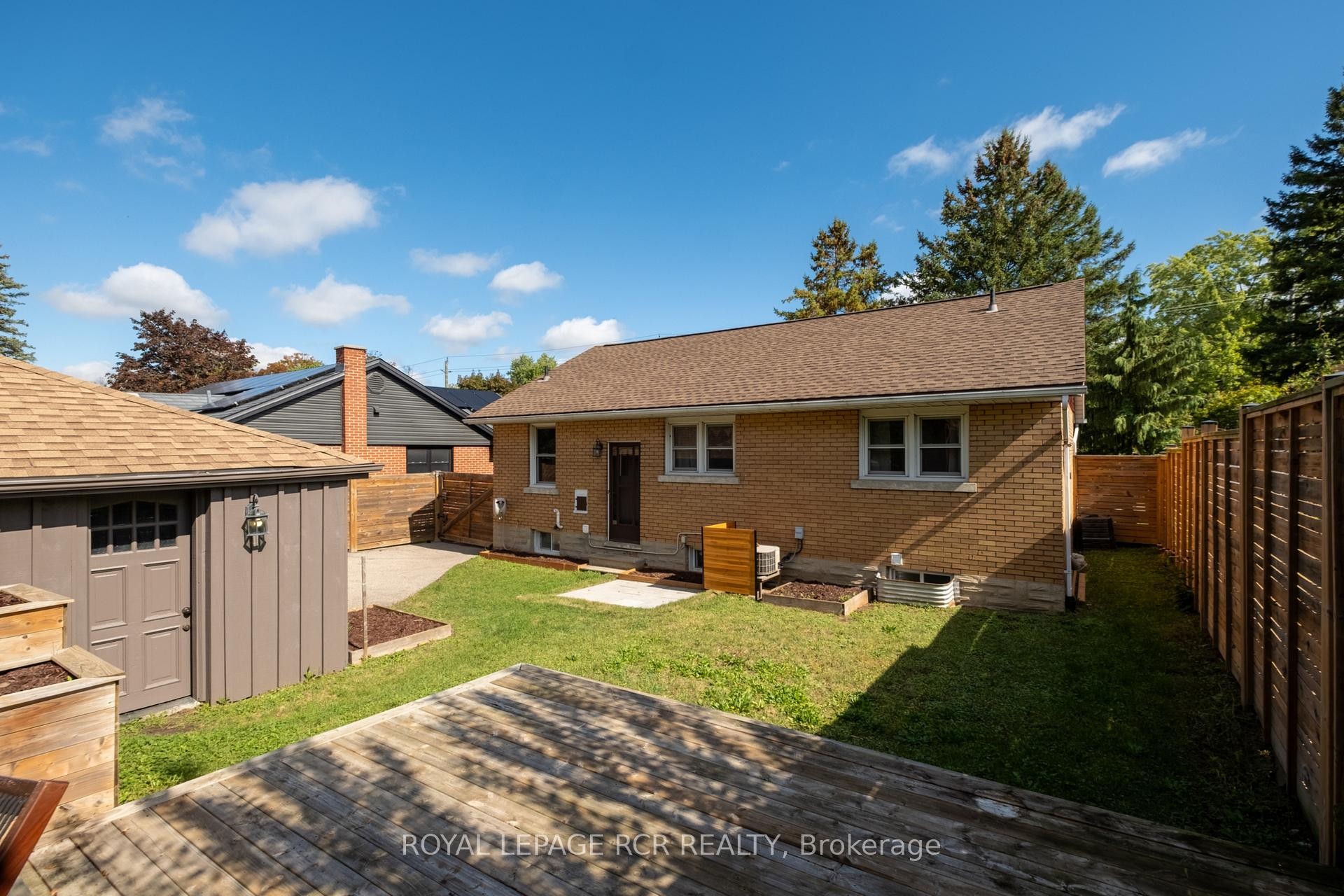 









85


Ellis

Crescent South,
Waterloo,




ON
N2J 2B8

