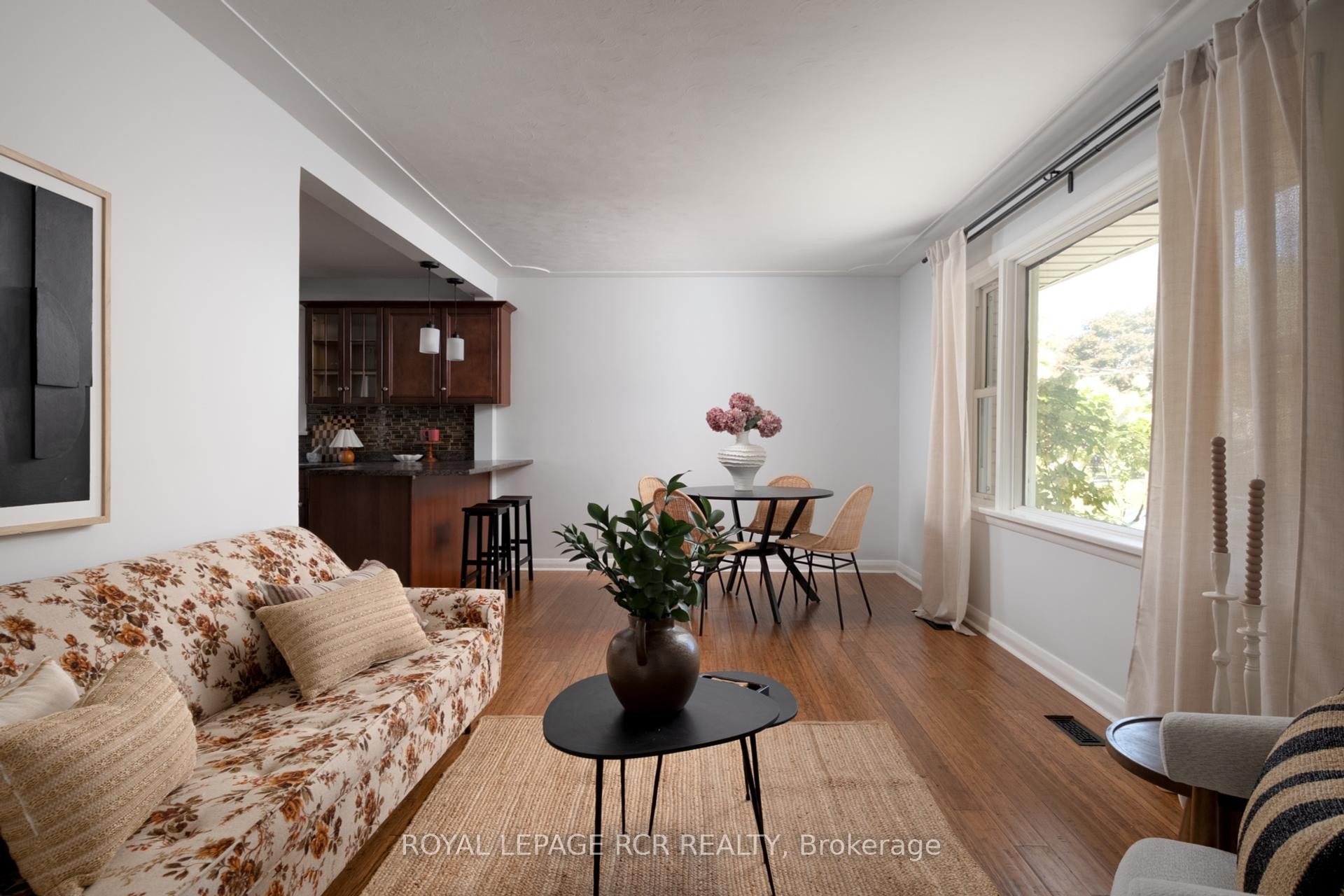 









85


Ellis

Crescent South,
Waterloo,




ON
N2J 2B8

