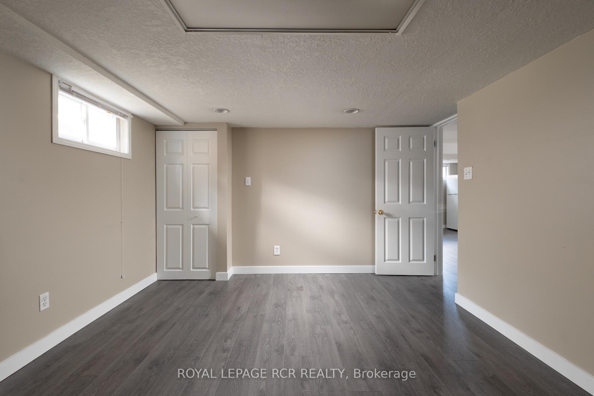 









85


Ellis

Crescent South,
Waterloo,




ON
N2J 2B8

