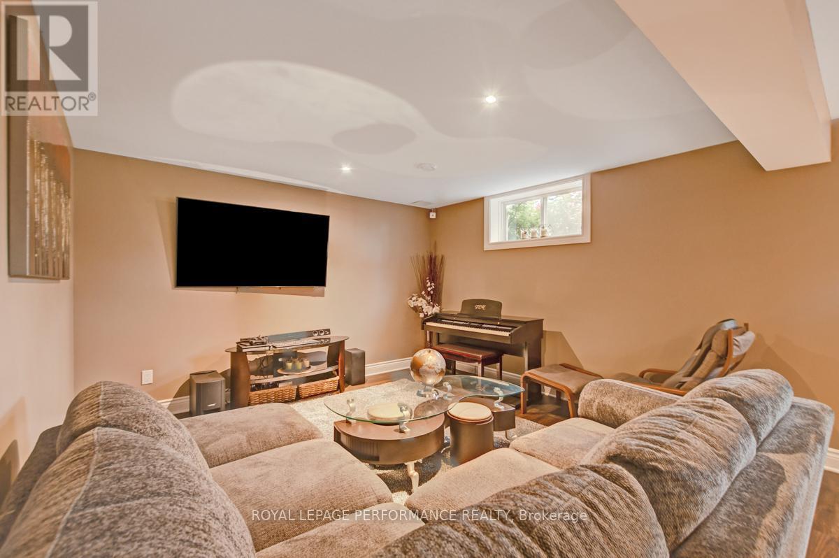 












485 BRUGES STREET

,
Russell,




Ontario
K0A1W0

