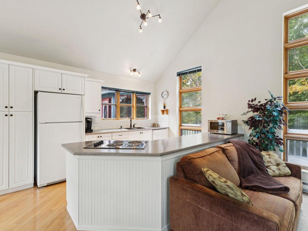 









322


Ch. Louise

,
Lac-Supérieur,




QC
J0T1J0


