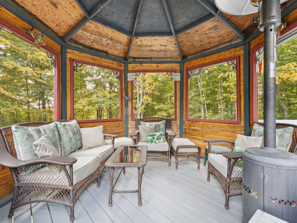 









322


Ch. Louise

,
Lac-Supérieur,




QC
J0T1J0

