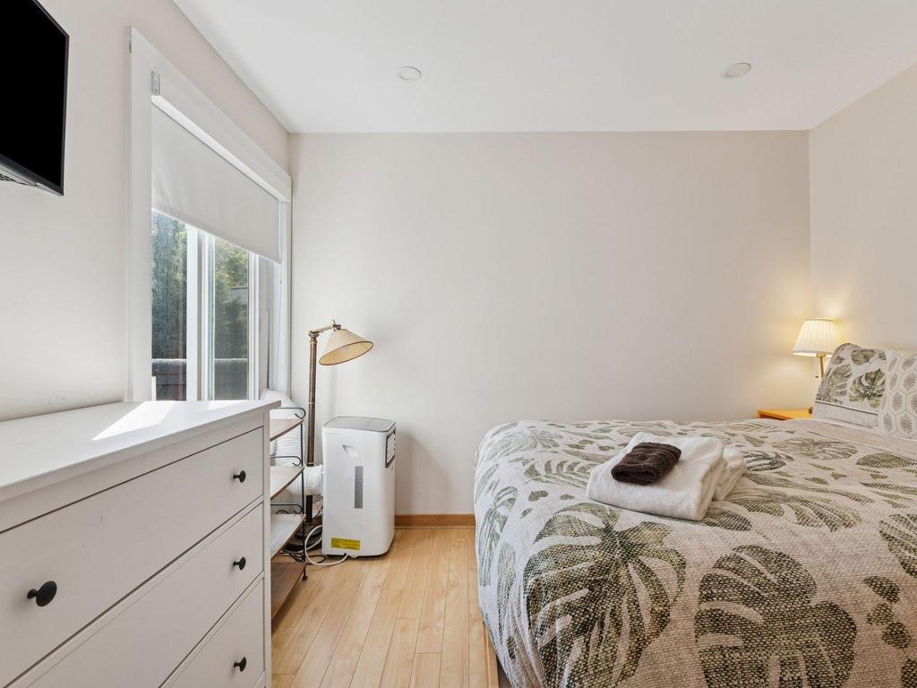 









145


Ch. au Pied-de-la-Montagne

, 2094,
Mont-Tremblant,




QC
J8E3M2

