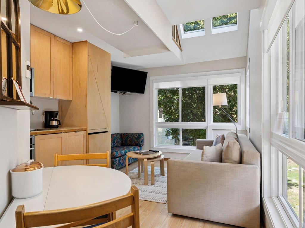 









145


Ch. au Pied-de-la-Montagne

, 2094,
Mont-Tremblant,




QC
J8E3M2

