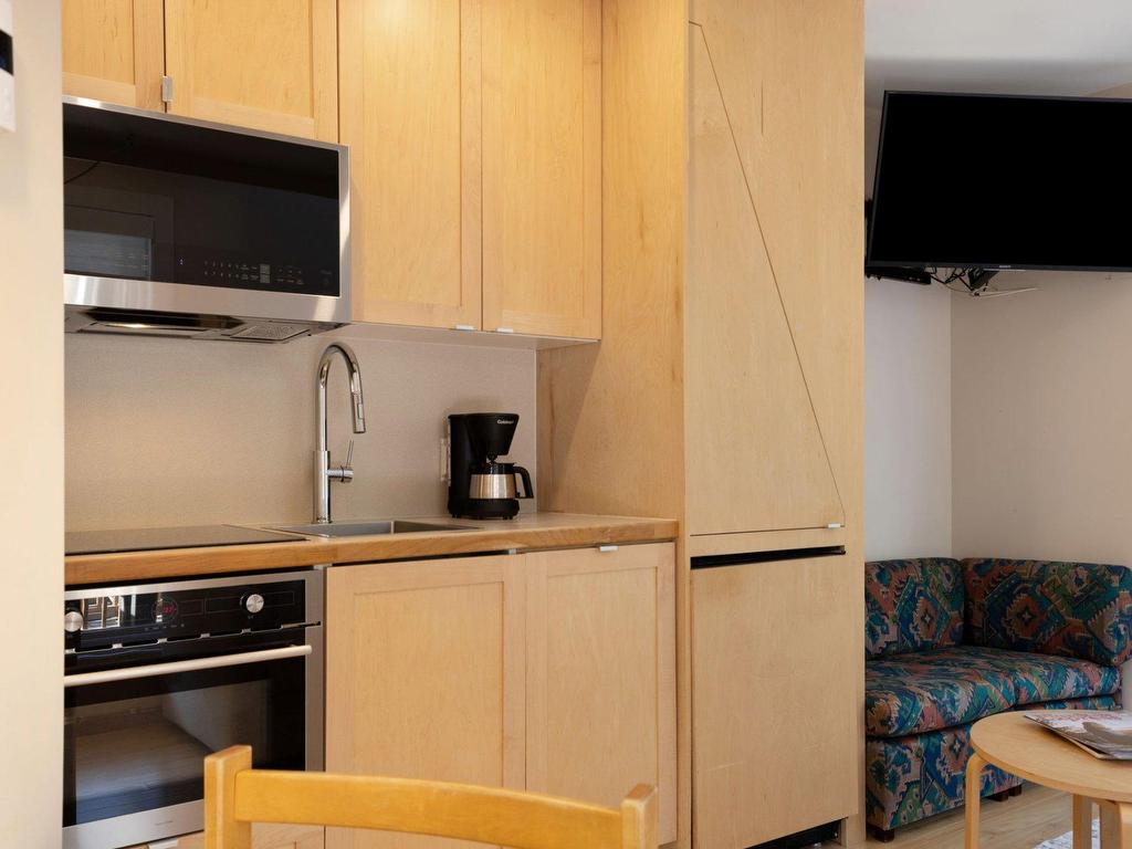 









145


Ch. au Pied-de-la-Montagne

, 2094,
Mont-Tremblant,




QC
J8E3M2

