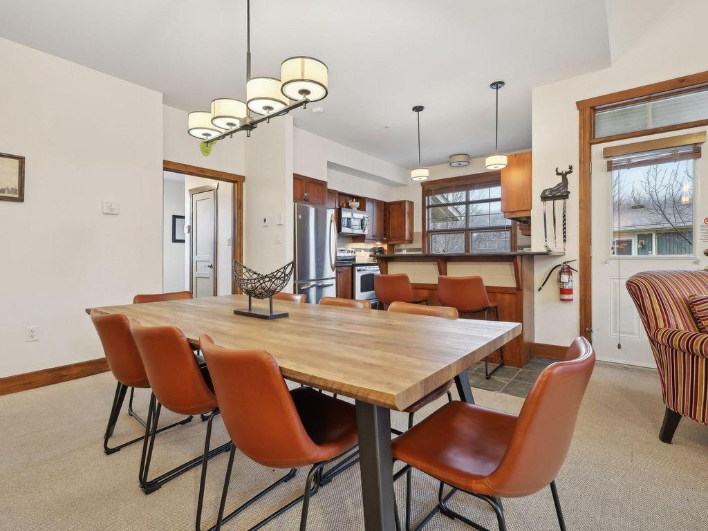 









223


Ch. des Quatre-Sommets

, 3,
Mont-Tremblant,




QC
J8E1C6

