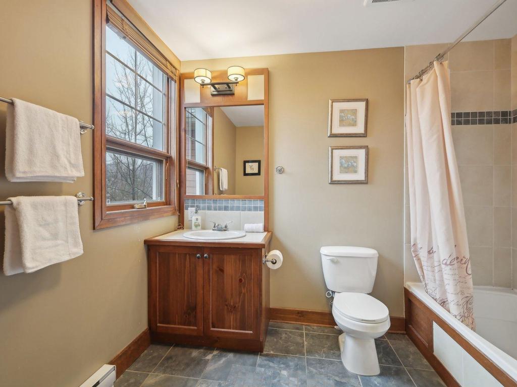 









223


Ch. des Quatre-Sommets

, 3,
Mont-Tremblant,




QC
J8E1C6

