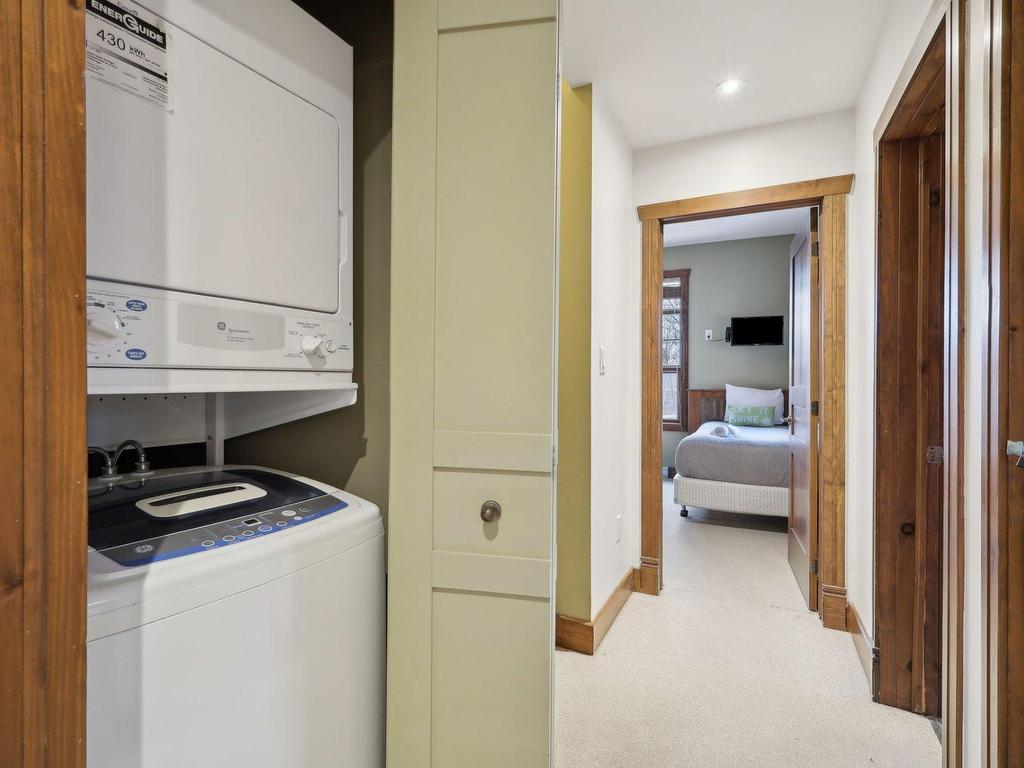 









223


Ch. des Quatre-Sommets

, 3,
Mont-Tremblant,




QC
J8E1C6

