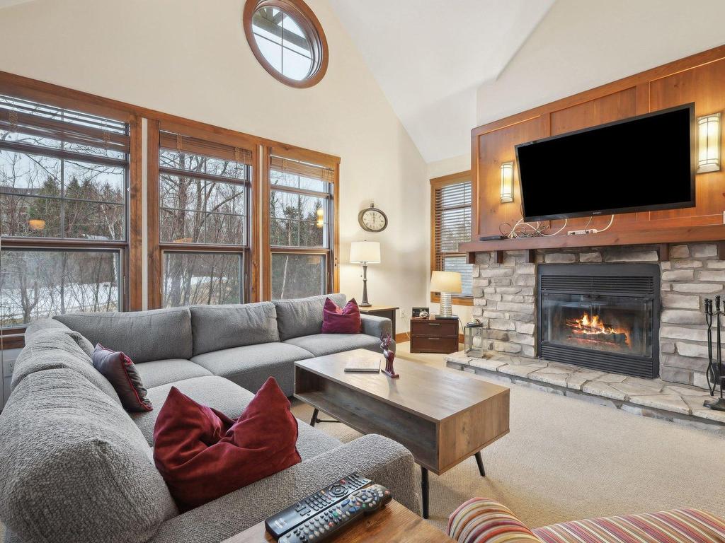 









223


Ch. des Quatre-Sommets

, 3,
Mont-Tremblant,




QC
J8E1C6

