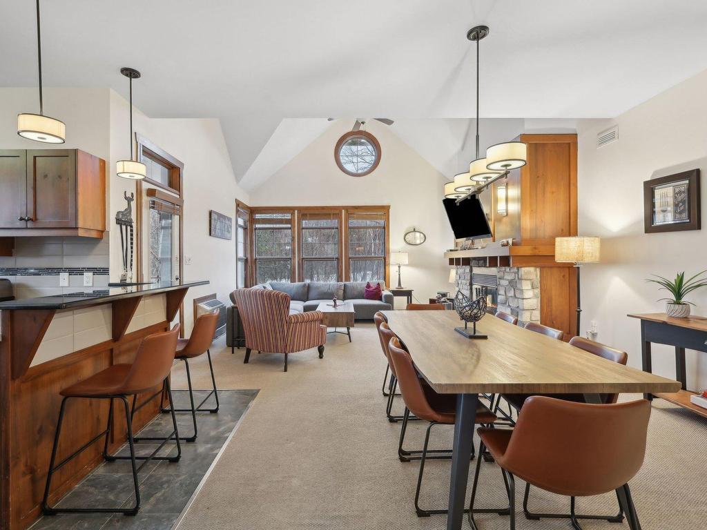 









223


Ch. des Quatre-Sommets

, 3,
Mont-Tremblant,




QC
J8E1C6

