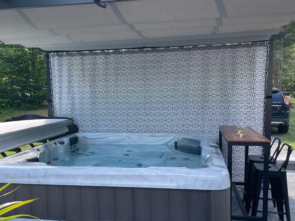 









72


Ch. Alpino

,
Morin-Heights,




QC
J0R1H0

