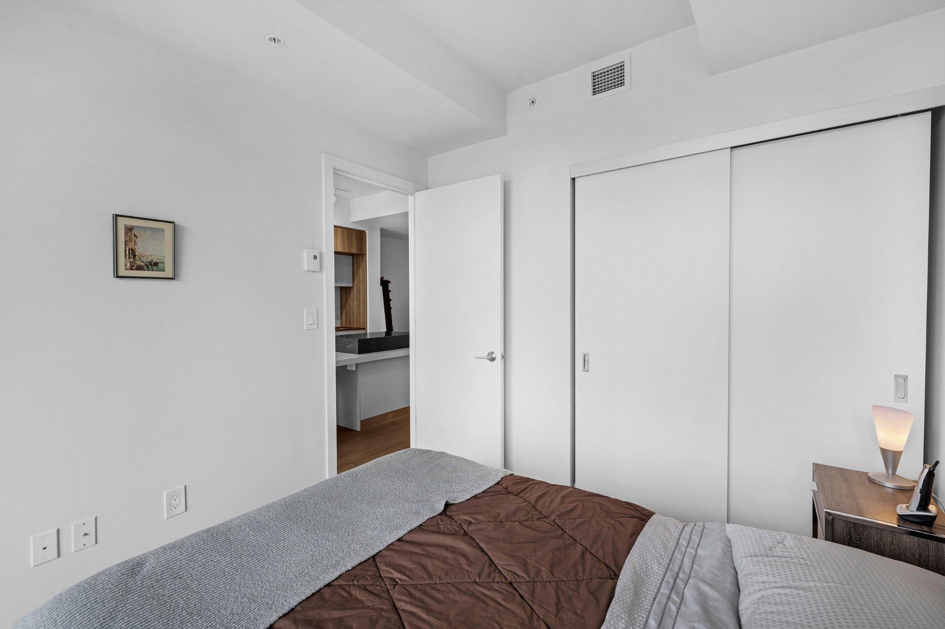 









1188


Rue St-Antoine O.

, 3701,
Montréal (Ville-Marie),




QC
H3C1B4

