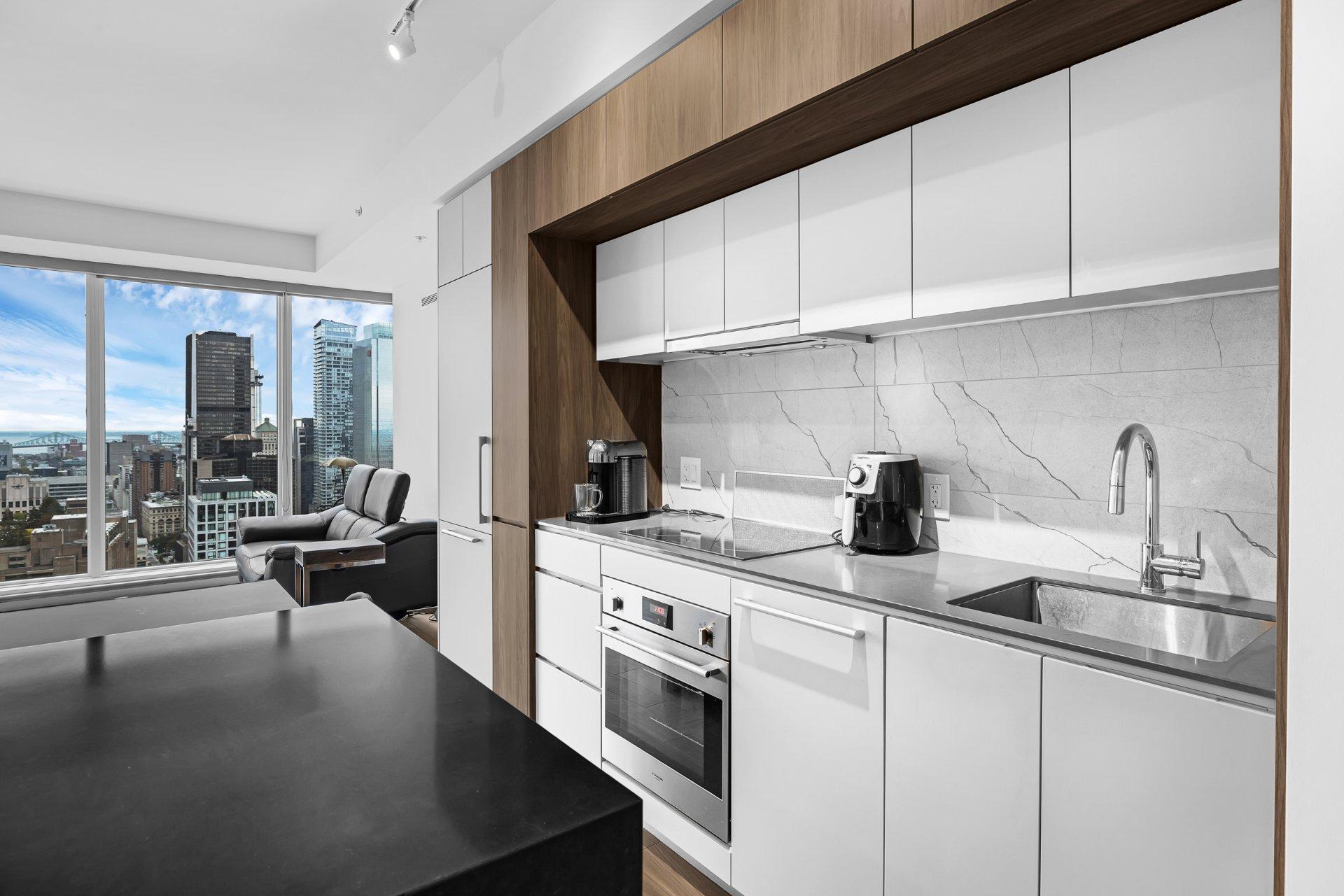 









1188


Rue St-Antoine O.

, 3701,
Montréal (Ville-Marie),




QC
H3C1B4


