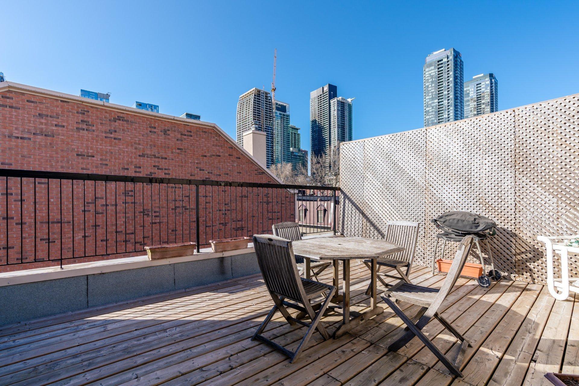 









1485


Rue St-Jacques

, 8,
Montréal (Ville-Marie),




QC
H3C6L7

