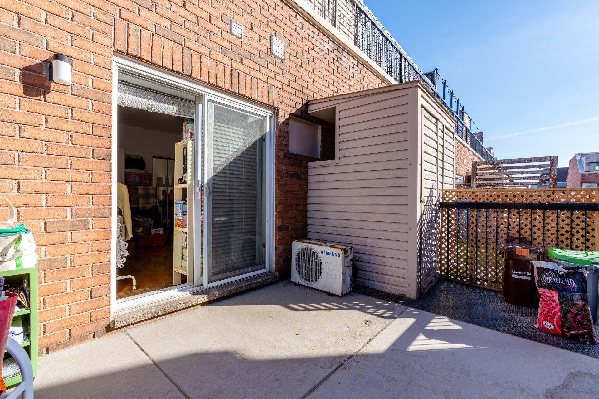 









1485


Rue St-Jacques

, 8,
Montréal (Ville-Marie),




QC
H3C6L7

