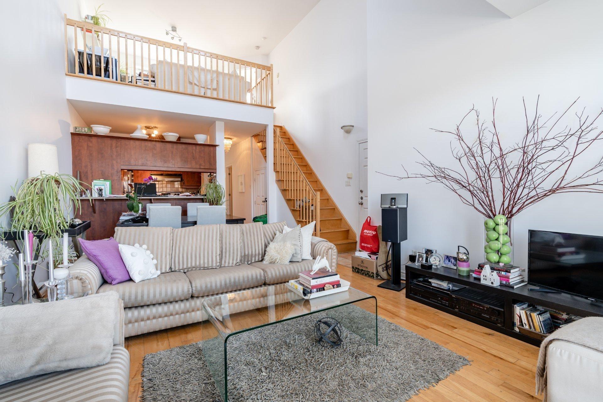 









1485


Rue St-Jacques

, 8,
Montréal (Ville-Marie),




QC
H3C6L7

