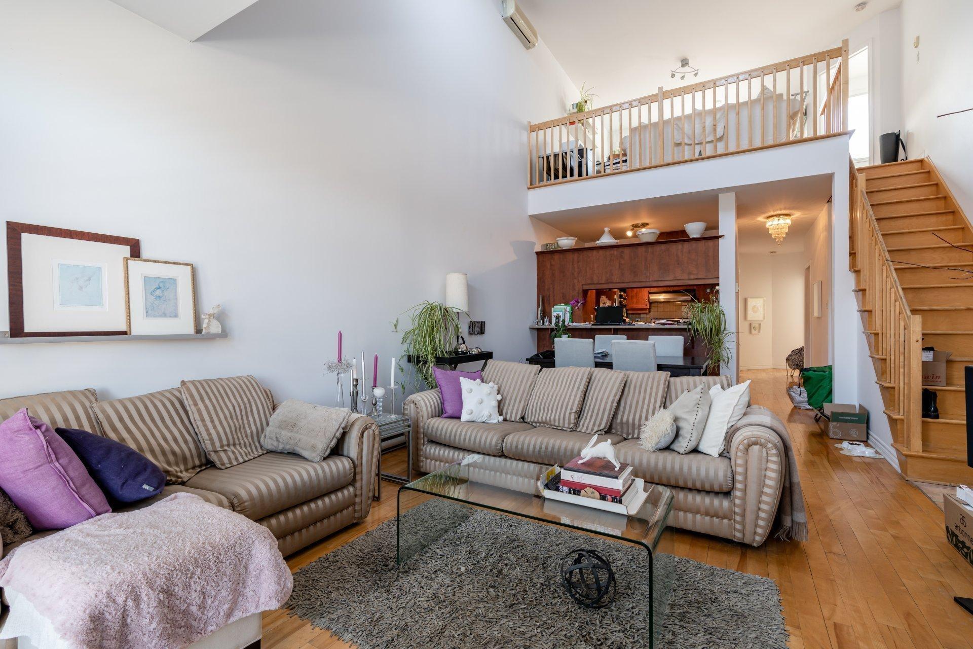 









1485


Rue St-Jacques

, 8,
Montréal (Ville-Marie),




QC
H3C6L7

