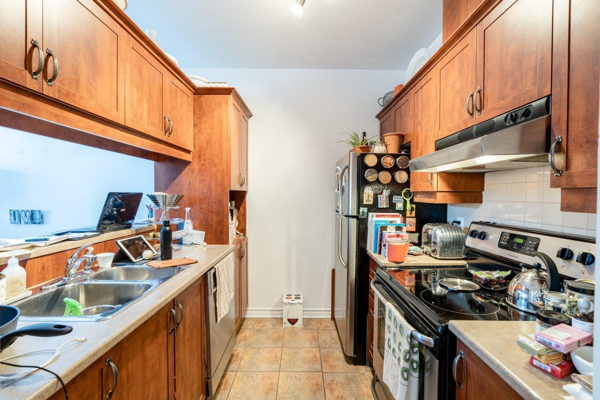 









1485


Rue St-Jacques

, 8,
Montréal (Ville-Marie),




QC
H3C6L7

