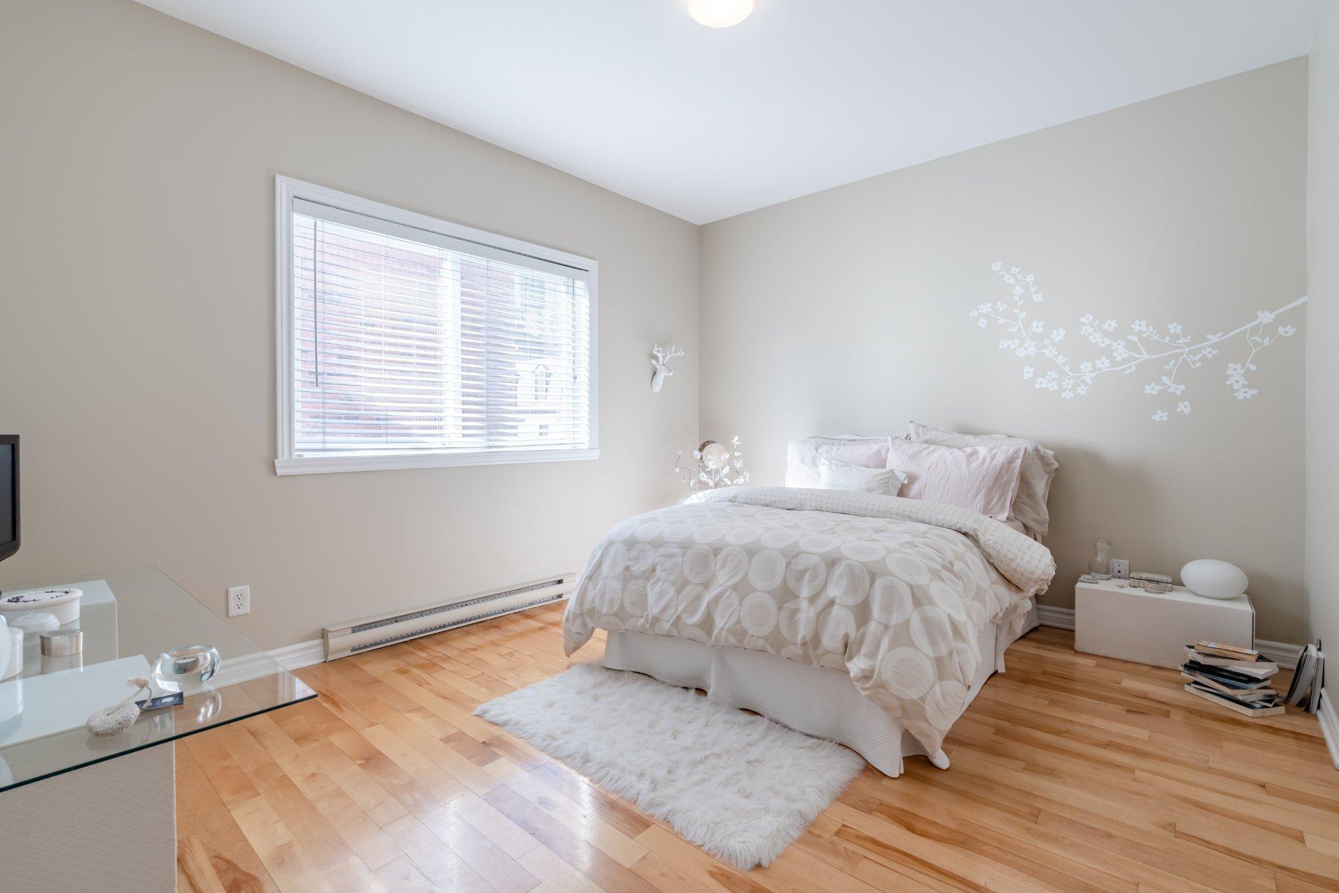 









1485


Rue St-Jacques

, 8,
Montréal (Ville-Marie),




QC
H3C6L7

