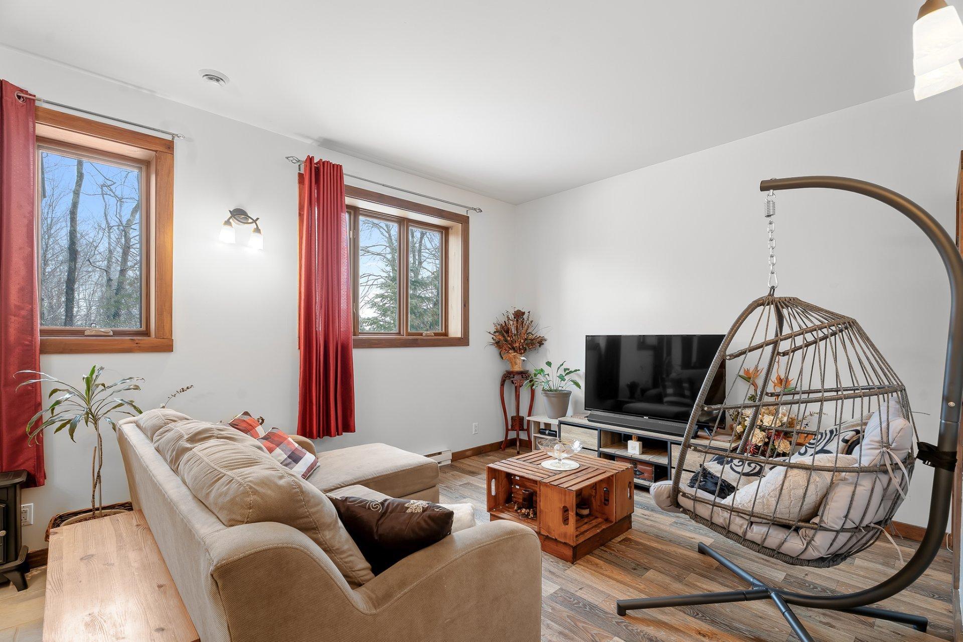 









118

 - 118A


Rue de Val-d'Isère

,
Sainte-Agathe-des-Monts,




QC
J8C0W3

