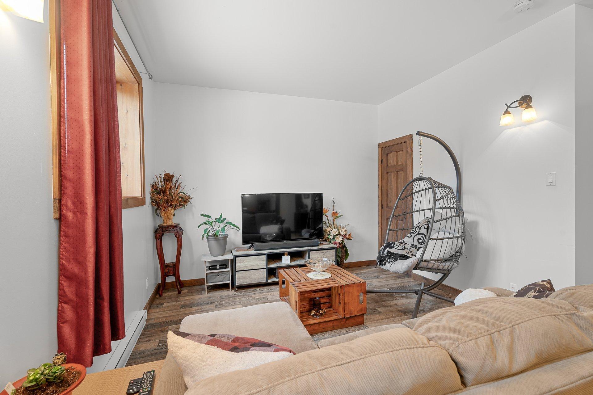 









118

 - 118A


Rue de Val-d'Isère

,
Sainte-Agathe-des-Monts,




QC
J8C0W3

