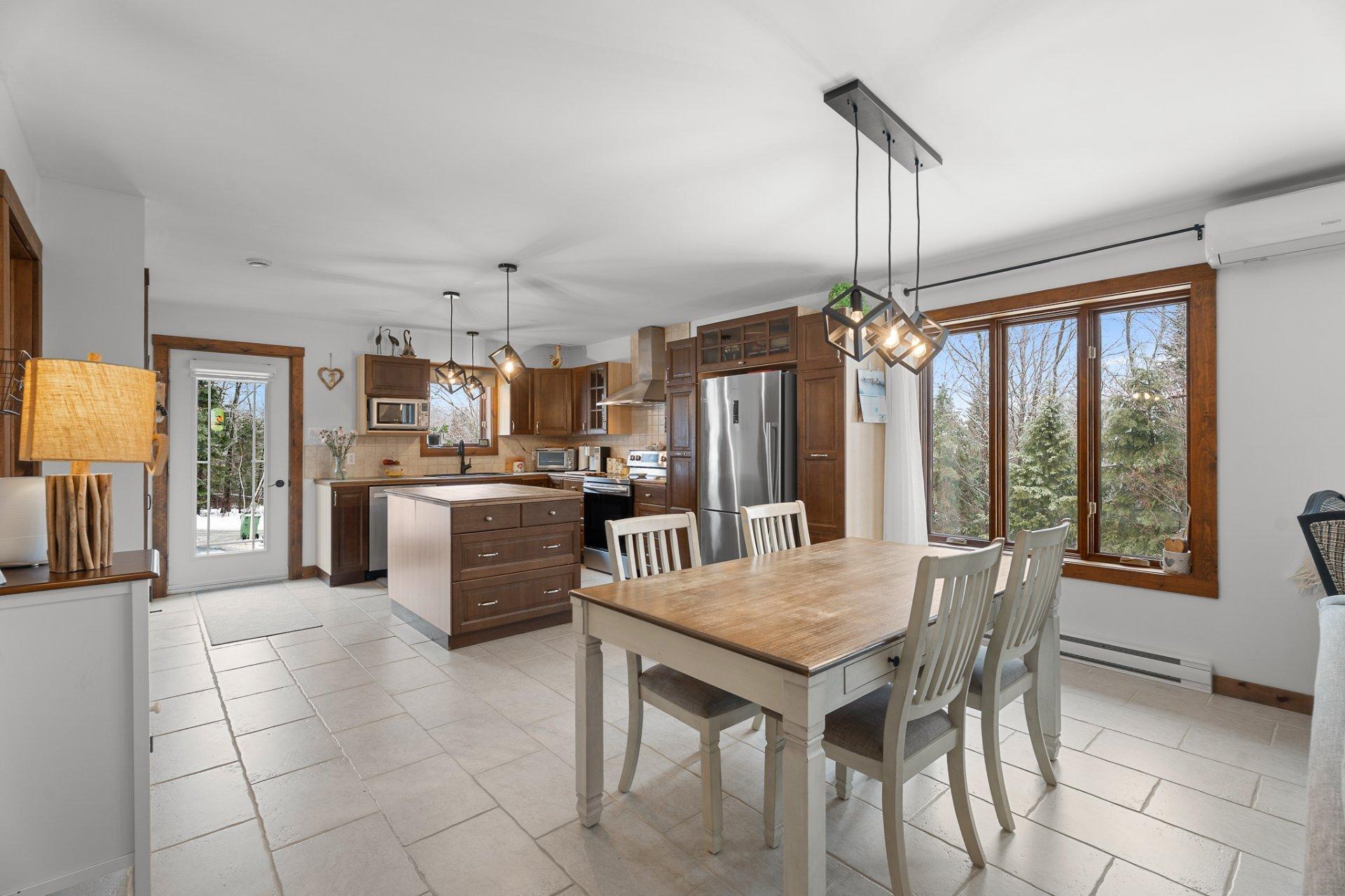 









118

 - 118A


Rue de Val-d'Isère

,
Sainte-Agathe-des-Monts,




QC
J8C0W3

