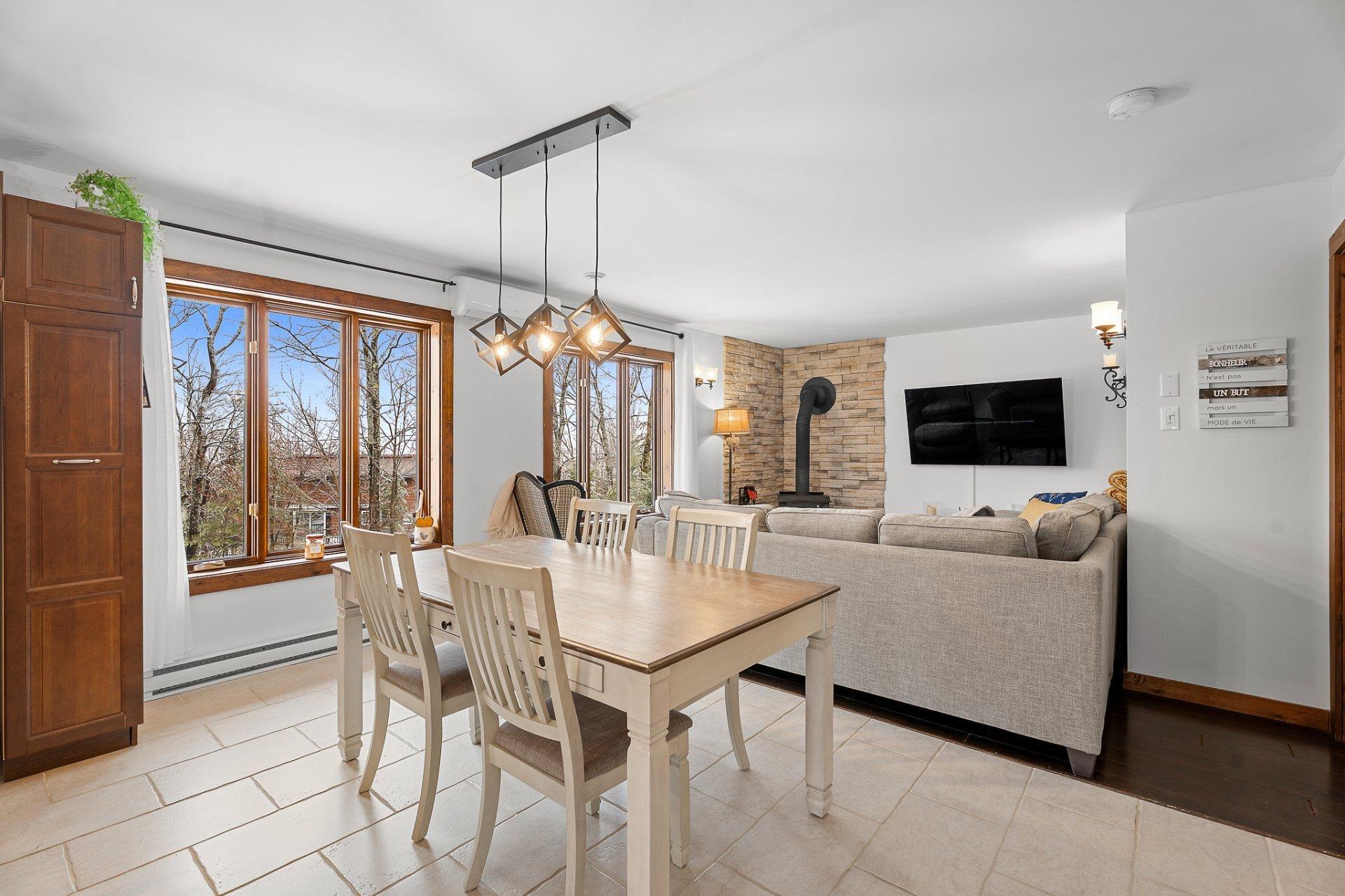 









118

 - 118A


Rue de Val-d'Isère

,
Sainte-Agathe-des-Monts,




QC
J8C0W3

