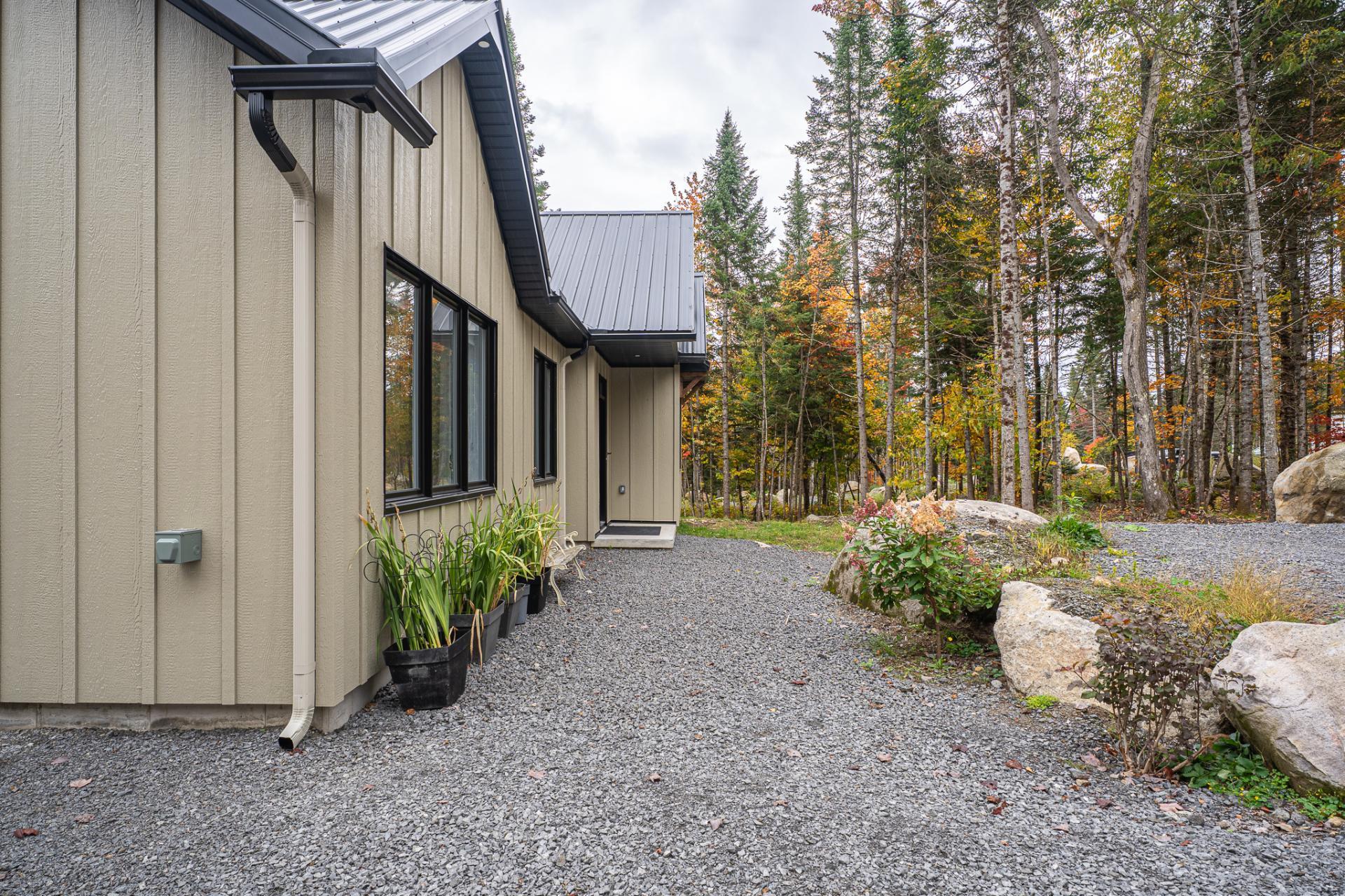 









2247


Ch. du Golf

,
Sainte-Lucie-des-Laurentides,




QC
J0T2J0

