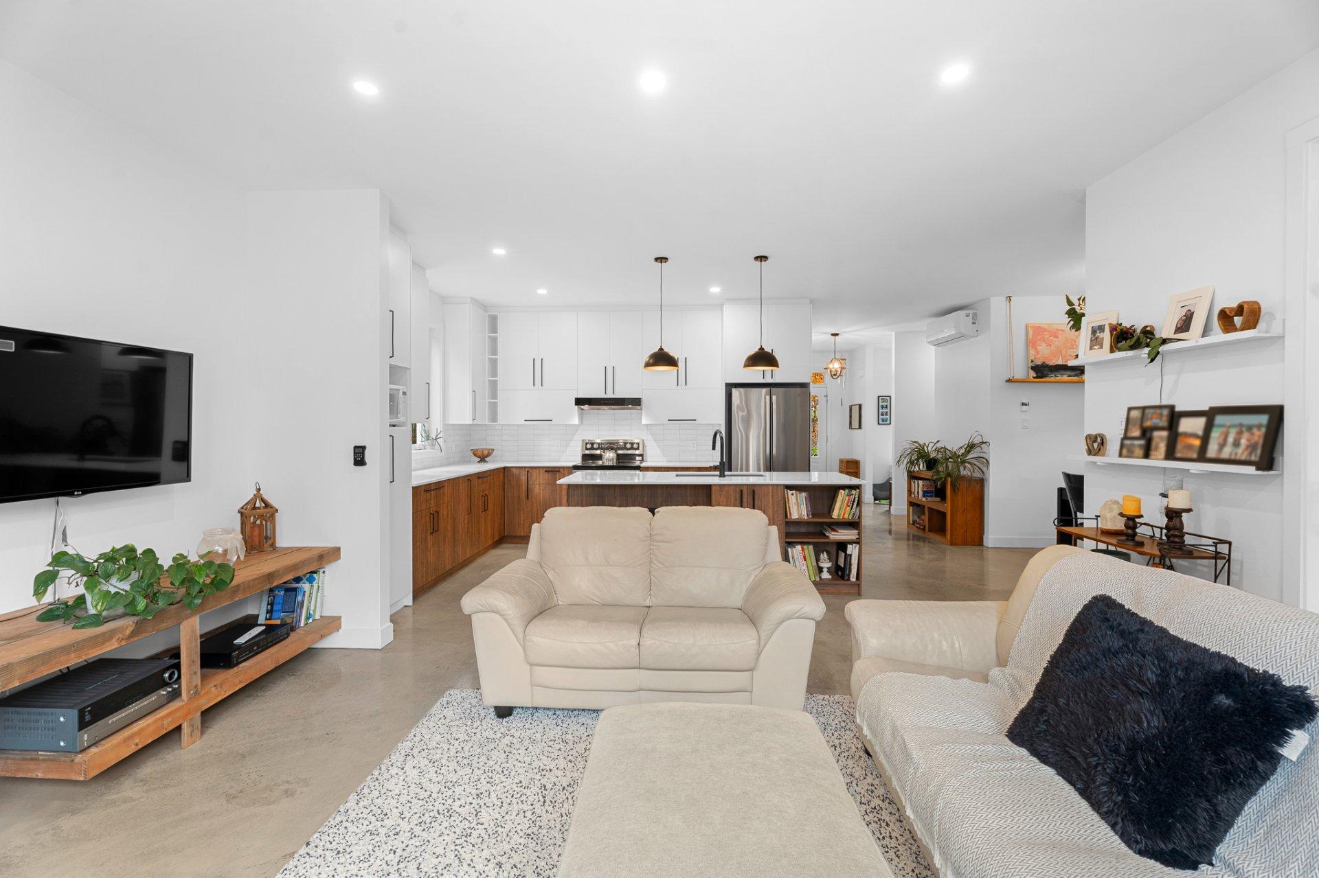 









2247


Ch. du Golf

,
Sainte-Lucie-des-Laurentides,




QC
J0T2J0

