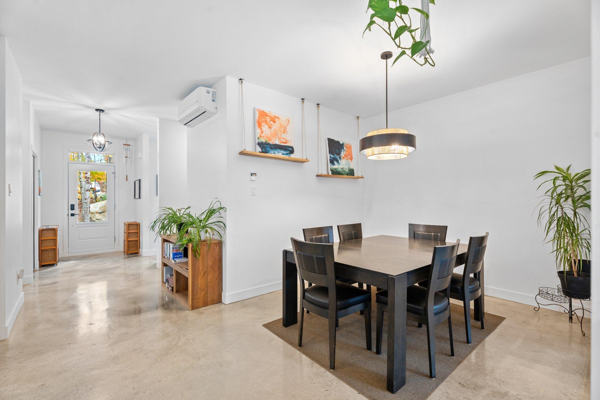 









2247


Ch. du Golf

,
Sainte-Lucie-des-Laurentides,




QC
J0T2J0

