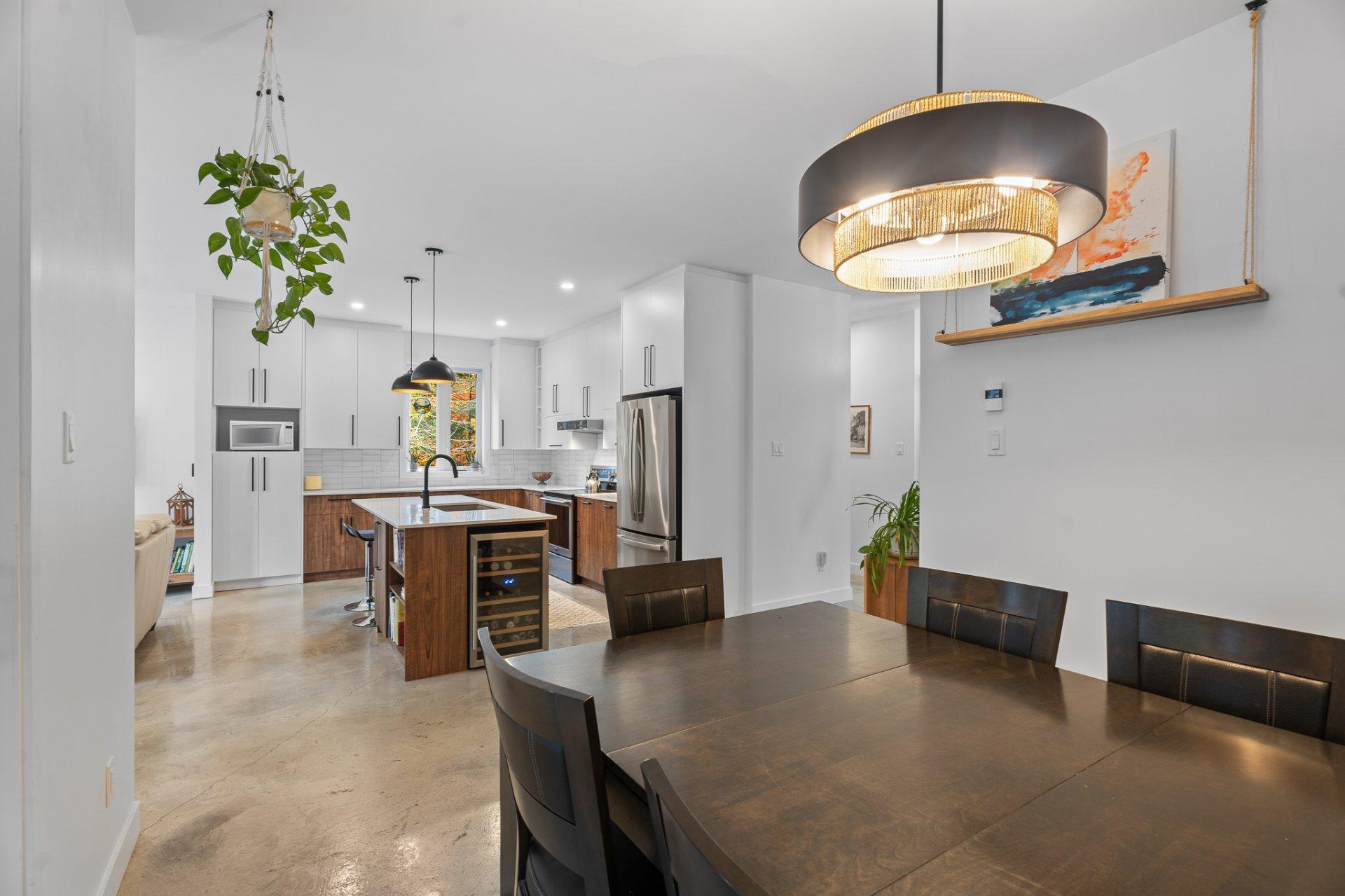 









2247


Ch. du Golf

,
Sainte-Lucie-des-Laurentides,




QC
J0T2J0

