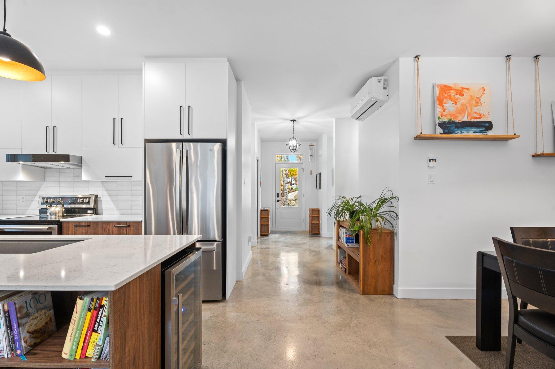 









2247


Ch. du Golf

,
Sainte-Lucie-des-Laurentides,




QC
J0T2J0

