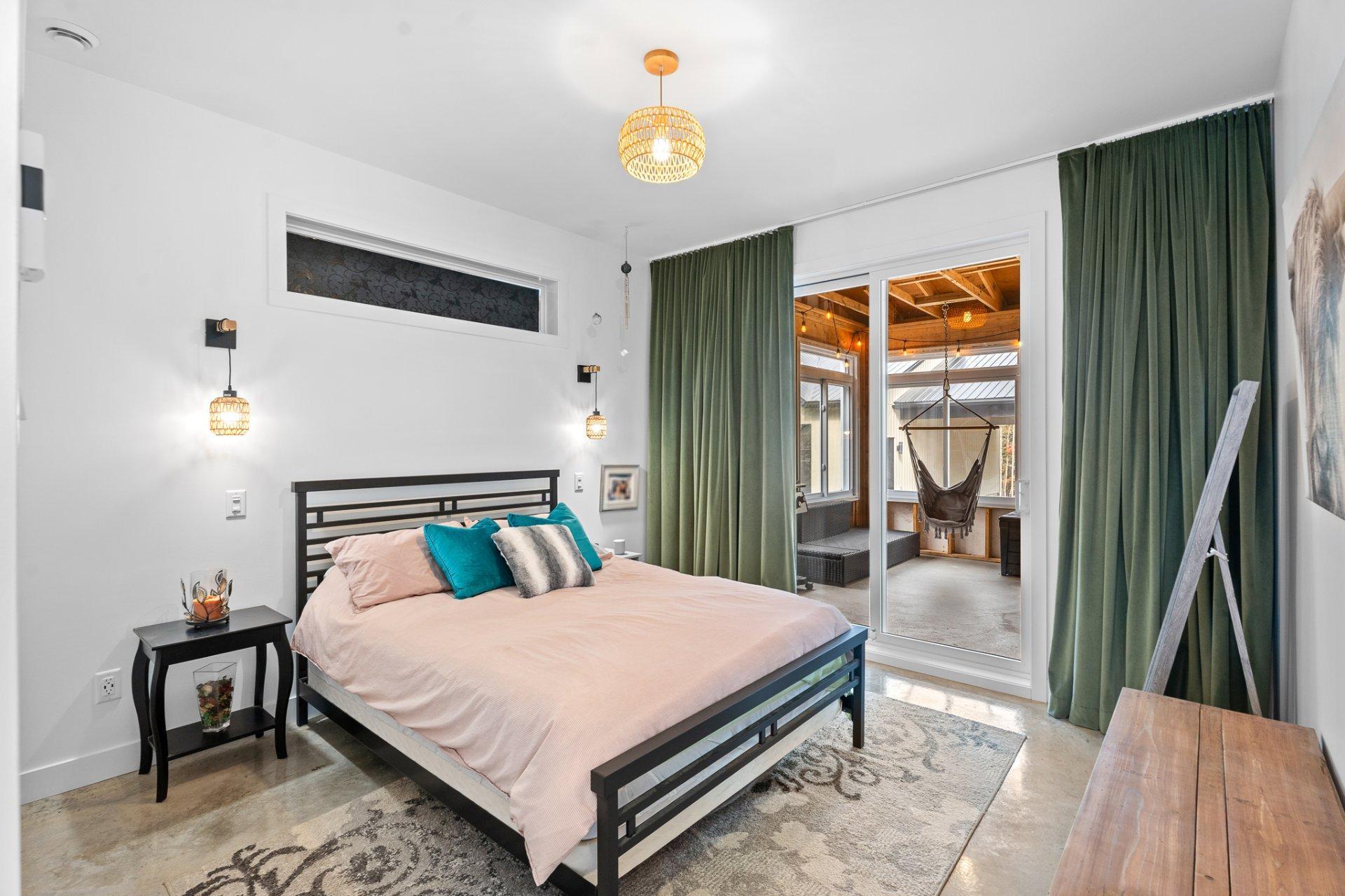 









2247


Ch. du Golf

,
Sainte-Lucie-des-Laurentides,




QC
J0T2J0

