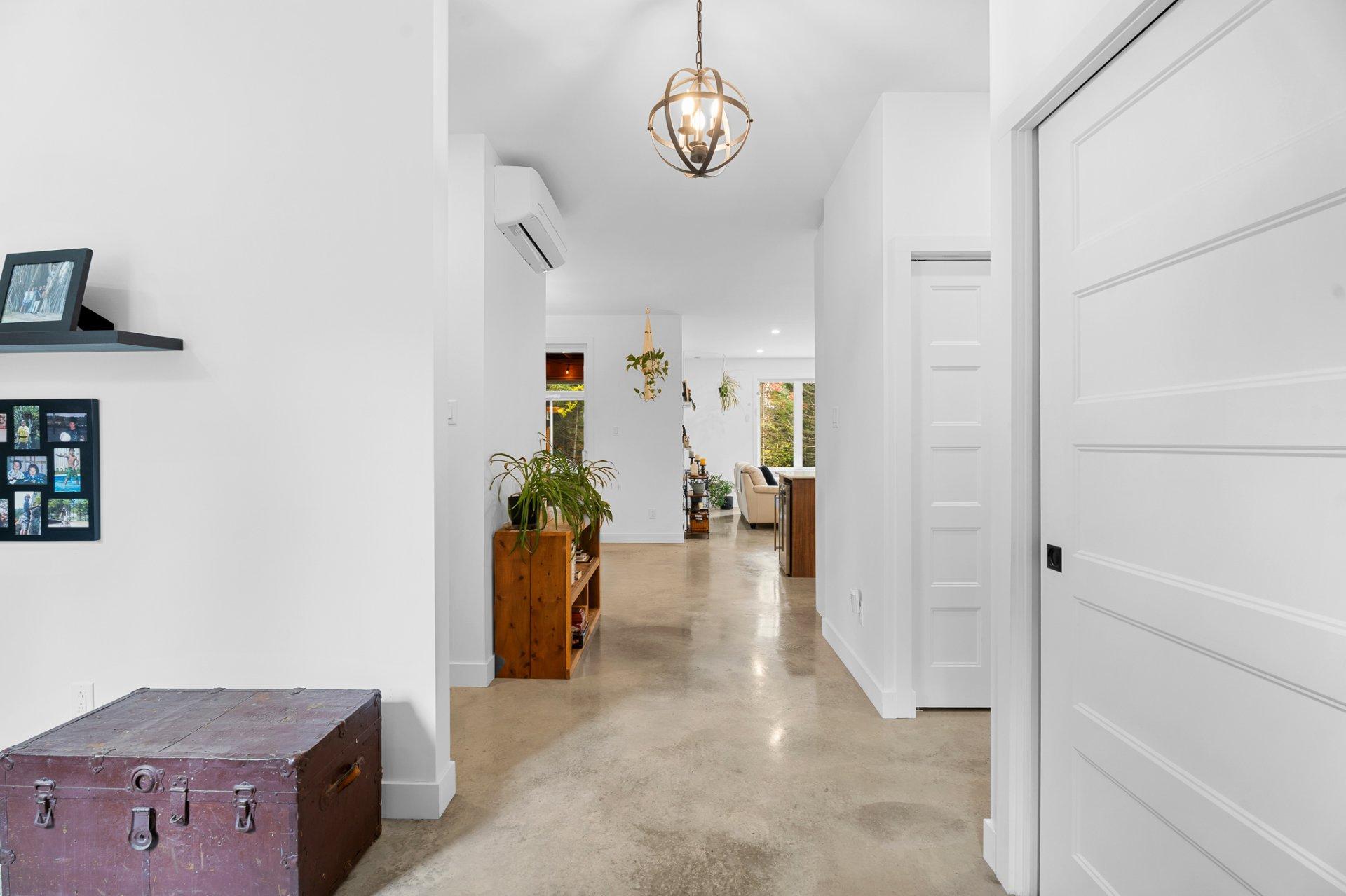 









2247


Ch. du Golf

,
Sainte-Lucie-des-Laurentides,




QC
J0T2J0

