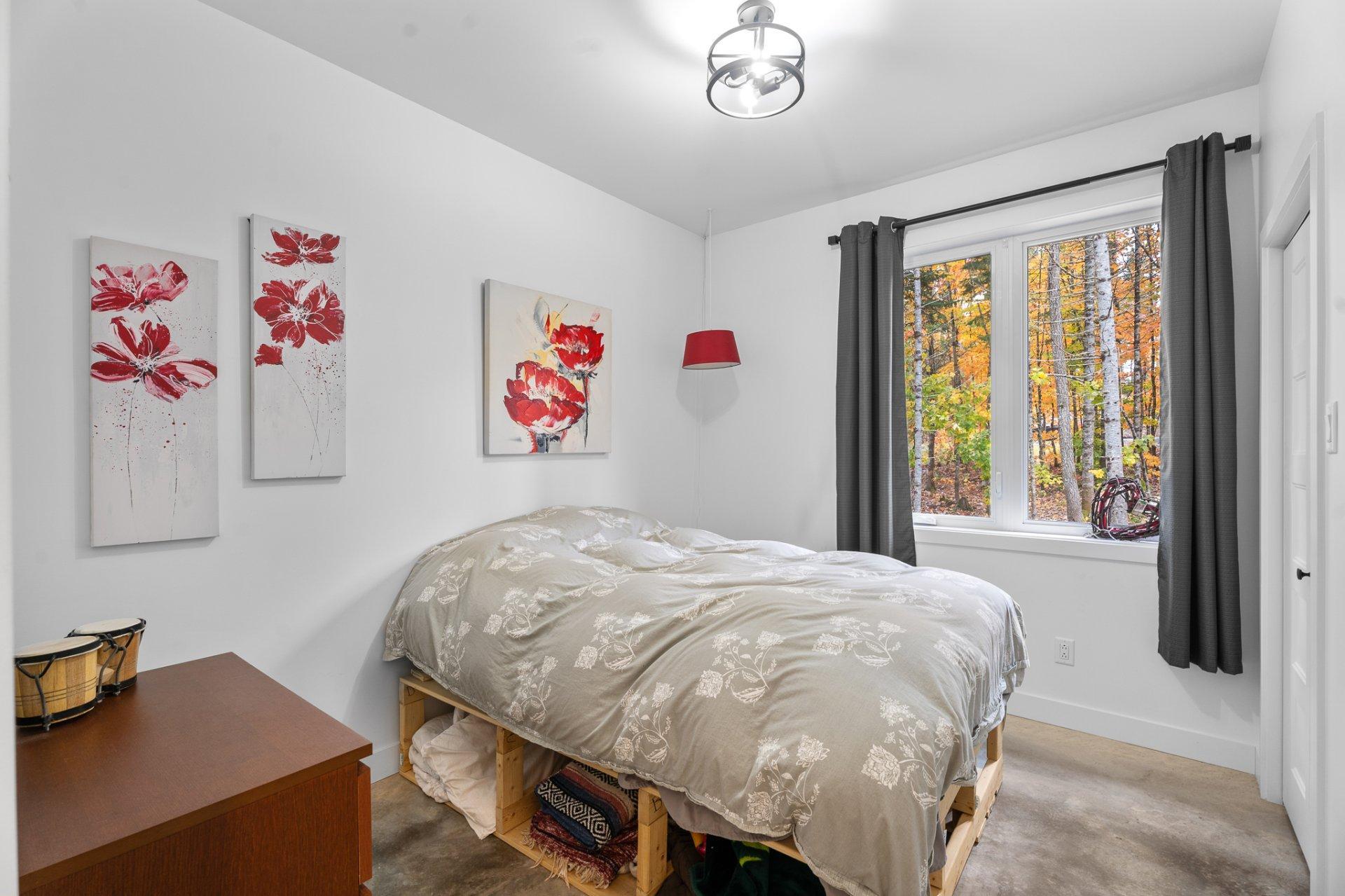 









2247


Ch. du Golf

,
Sainte-Lucie-des-Laurentides,




QC
J0T2J0

