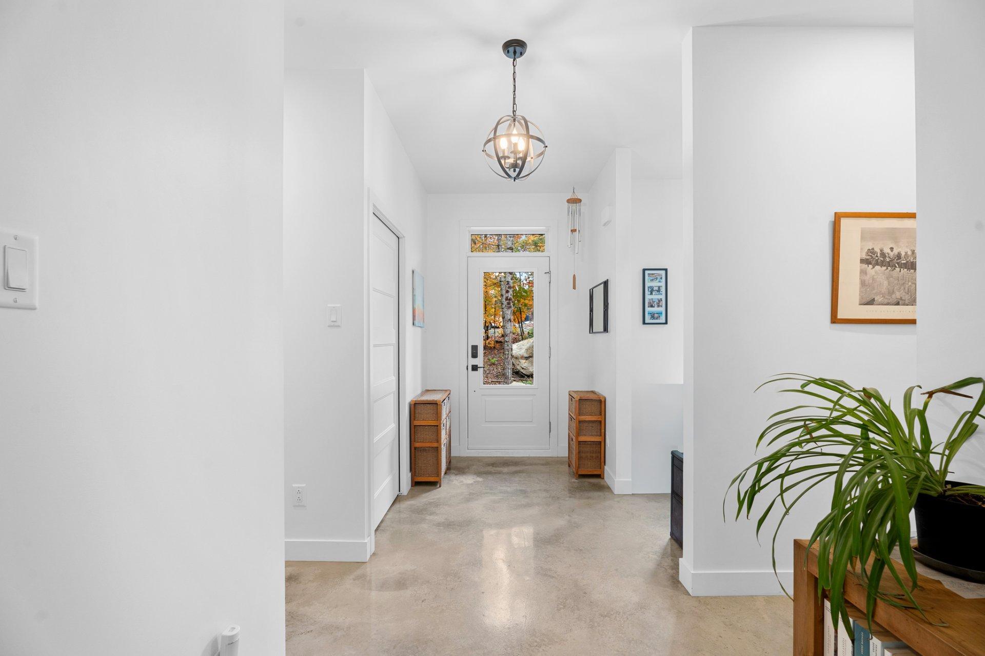 









2247


Ch. du Golf

,
Sainte-Lucie-des-Laurentides,




QC
J0T2J0

