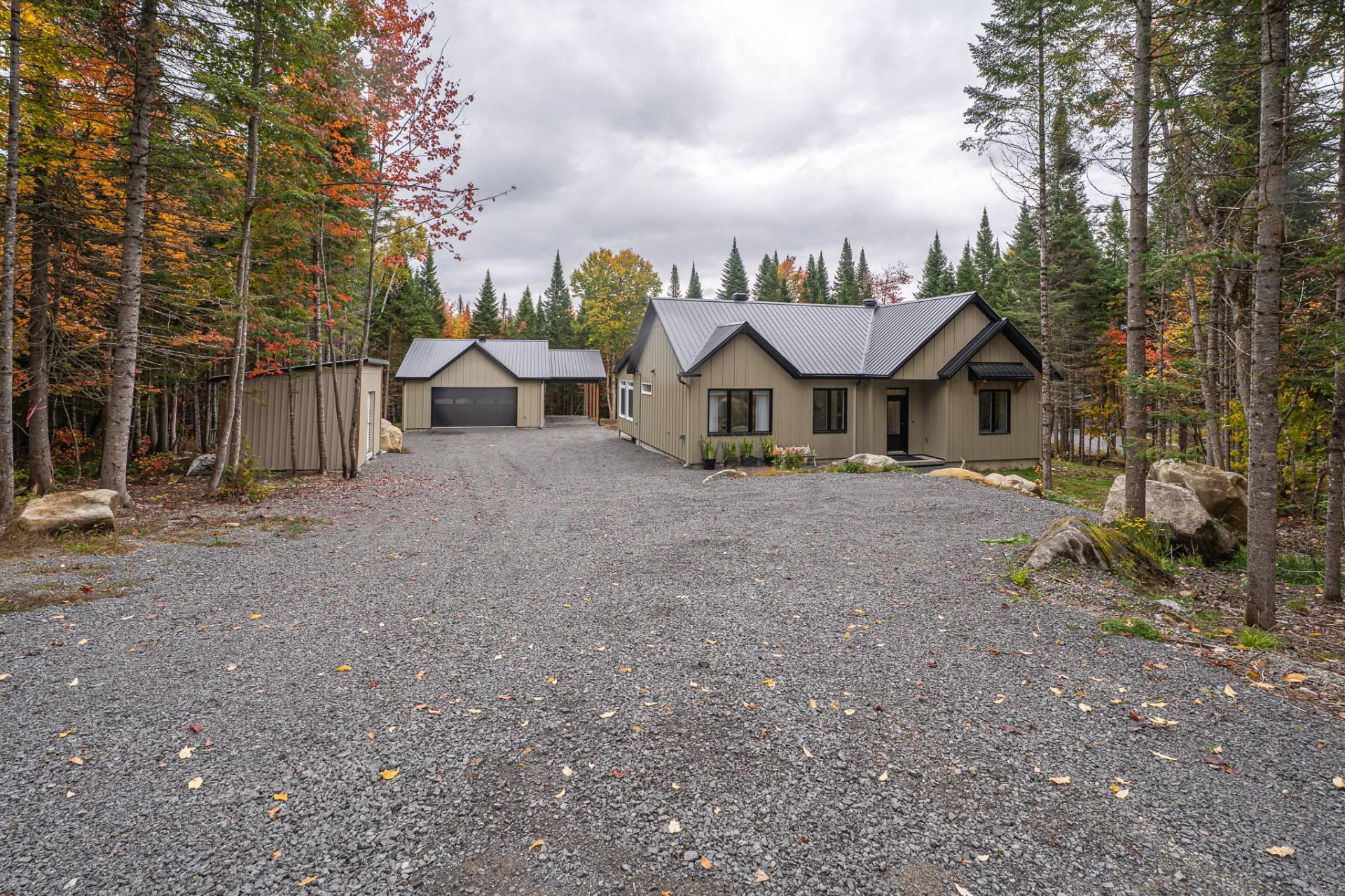 









2247


Ch. du Golf

,
Sainte-Lucie-des-Laurentides,




QC
J0T2J0

