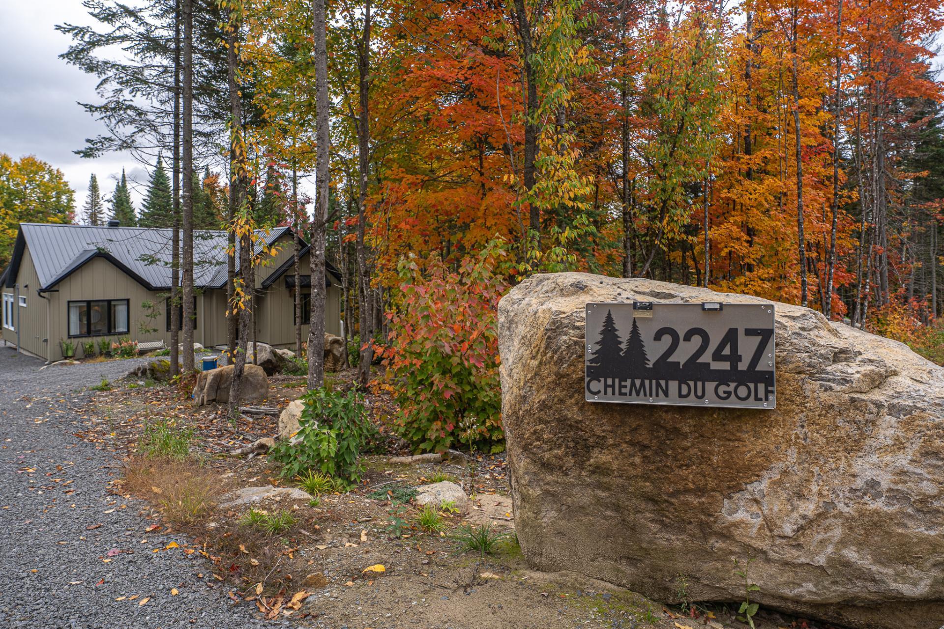 









2247


Ch. du Golf

,
Sainte-Lucie-des-Laurentides,




QC
J0T2J0

