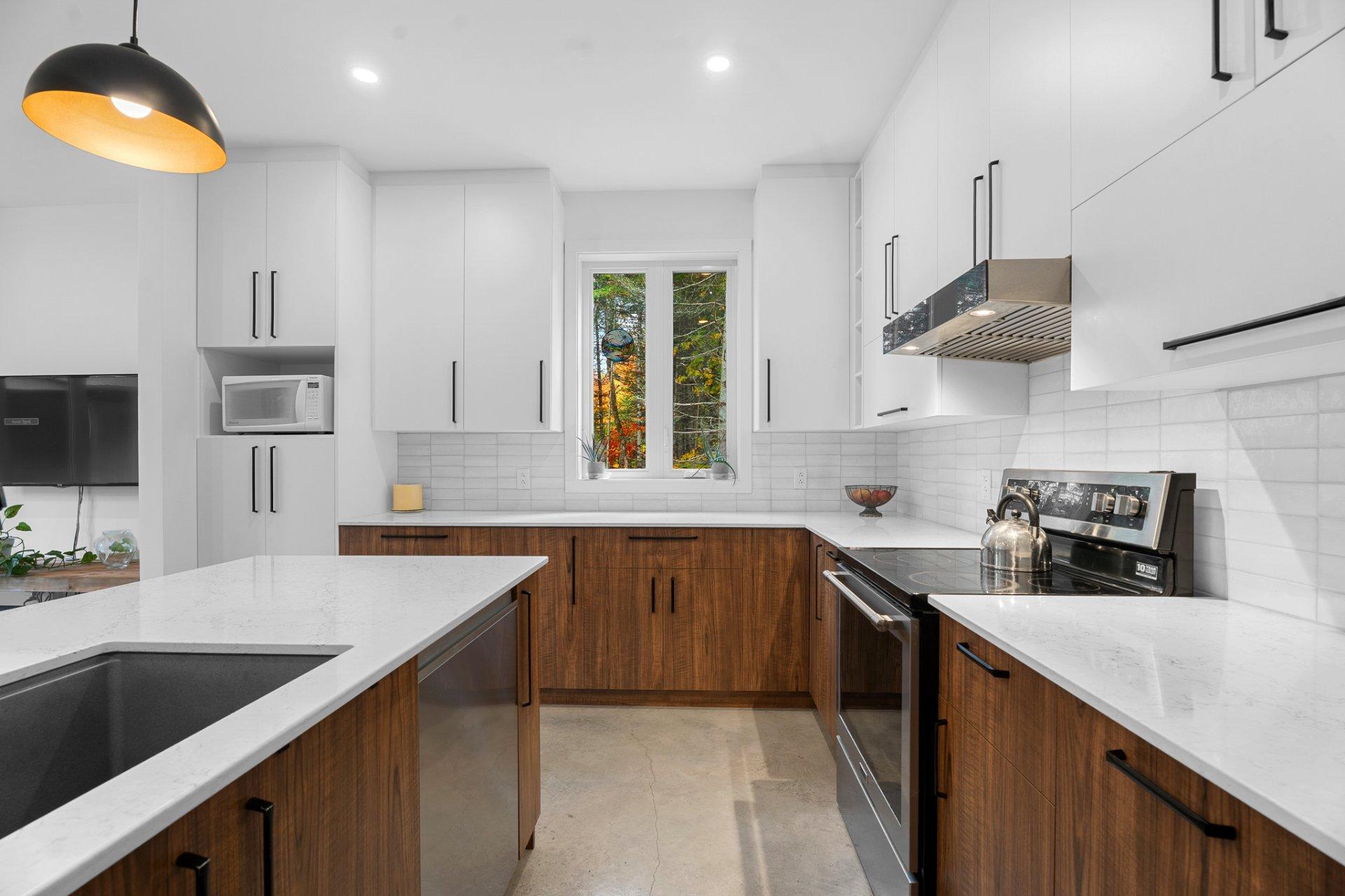 









2247


Ch. du Golf

,
Sainte-Lucie-des-Laurentides,




QC
J0T2J0

