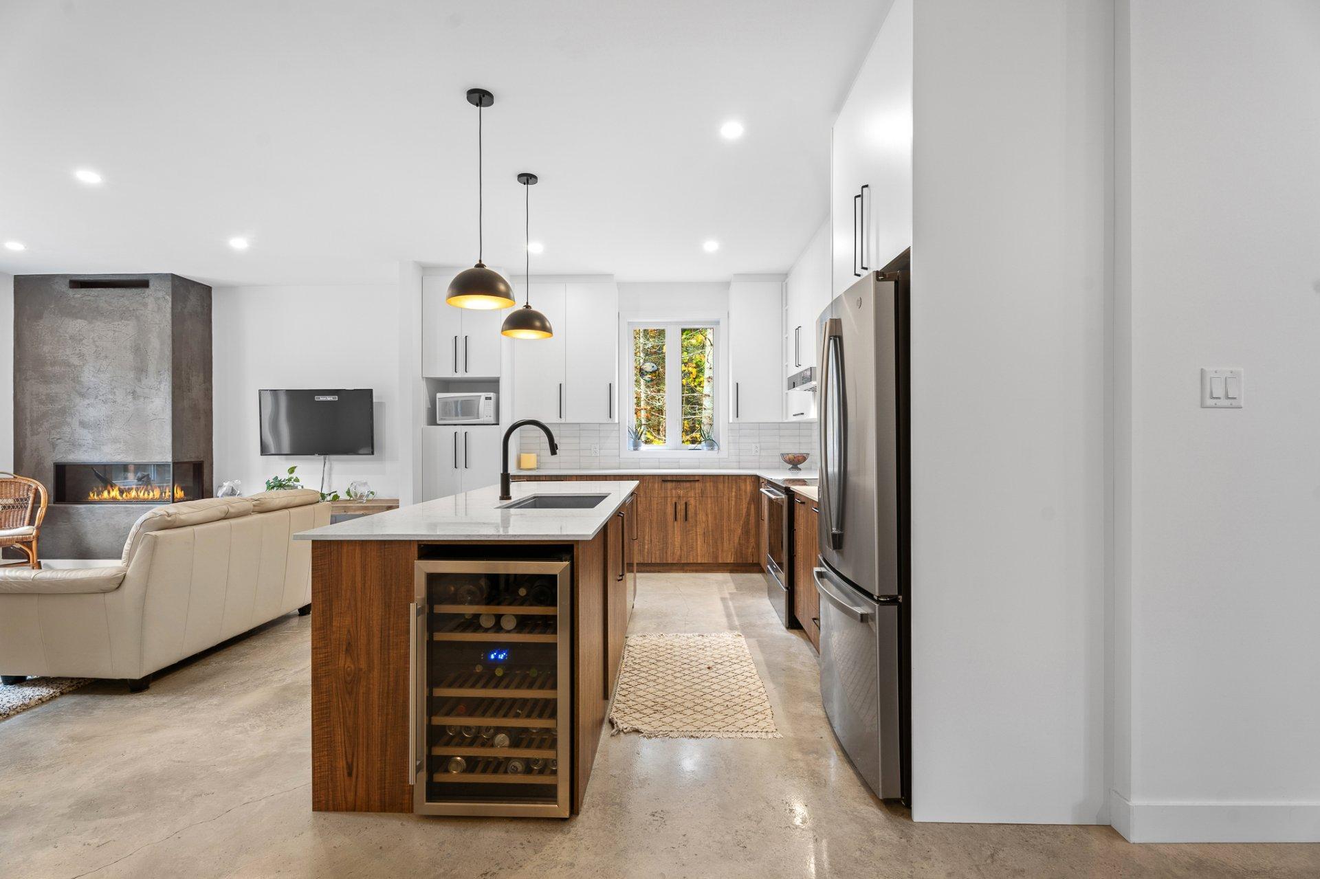 









2247


Ch. du Golf

,
Sainte-Lucie-des-Laurentides,




QC
J0T2J0

