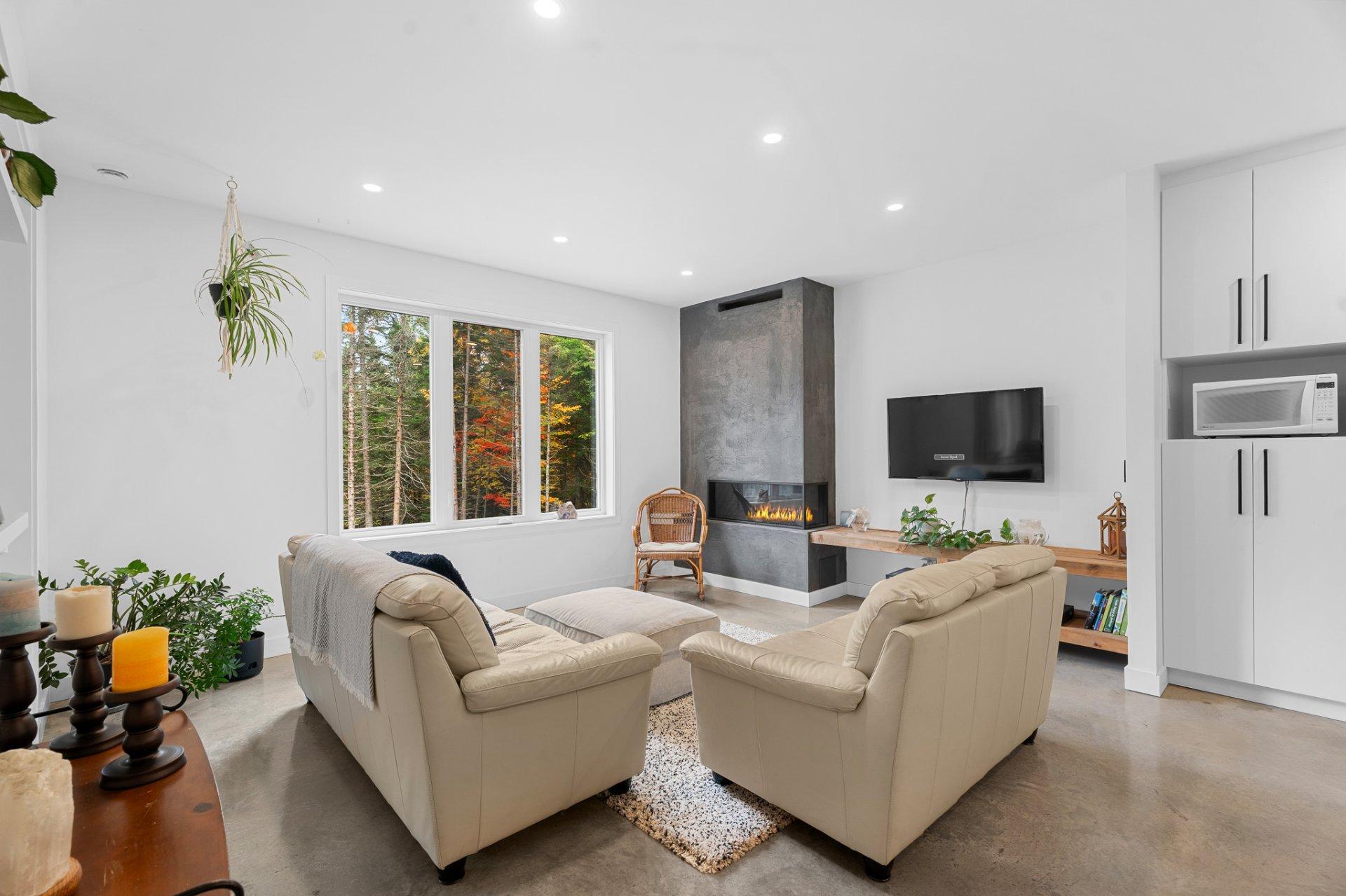 









2247


Ch. du Golf

,
Sainte-Lucie-des-Laurentides,




QC
J0T2J0

