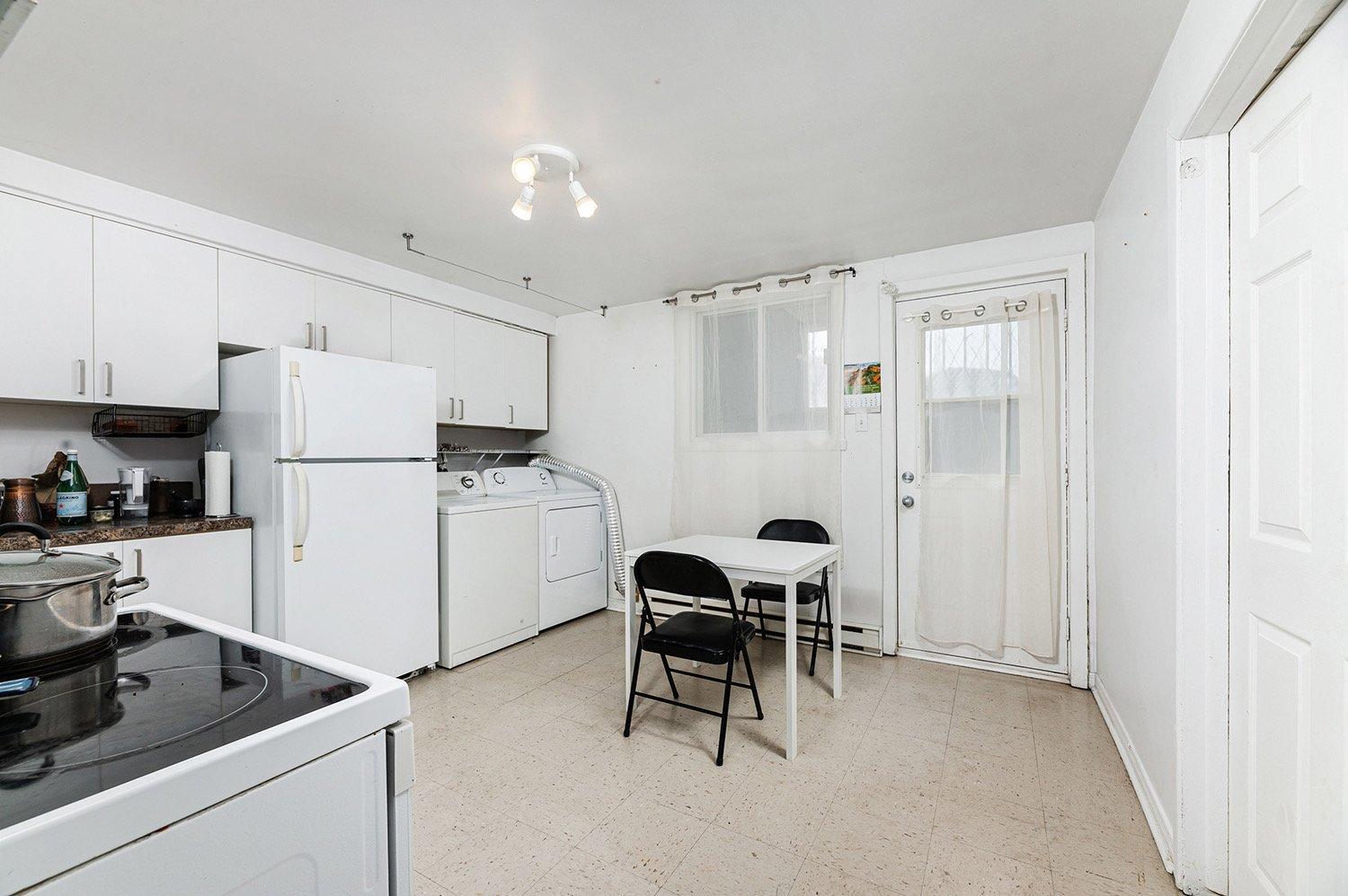









6415


Rue Laurendeau

, 2,
Montréal (Le Sud-Ouest),




QC
H4E3Y4

