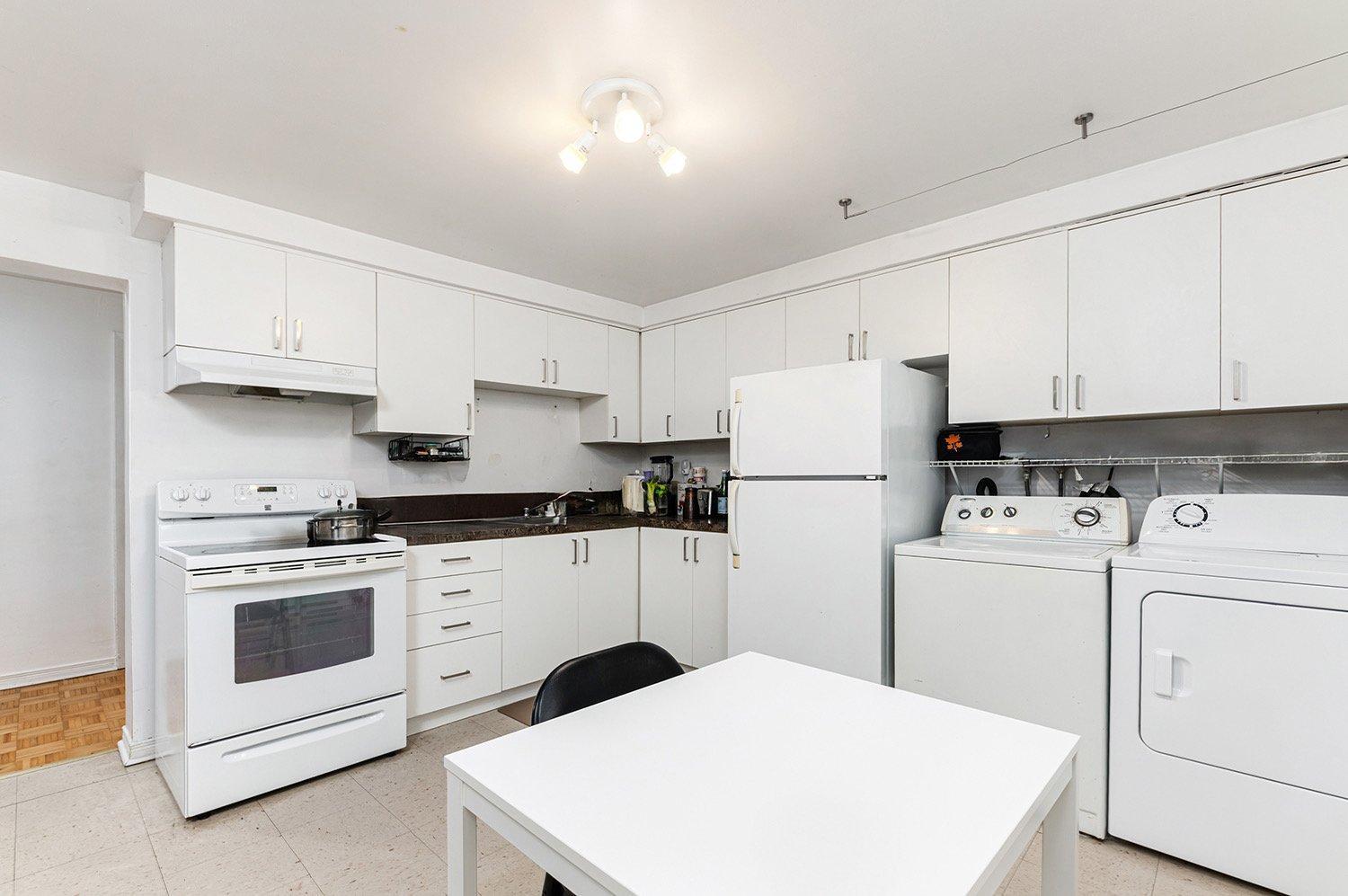 









6415


Rue Laurendeau

, 2,
Montréal (Le Sud-Ouest),




QC
H4E3Y4

