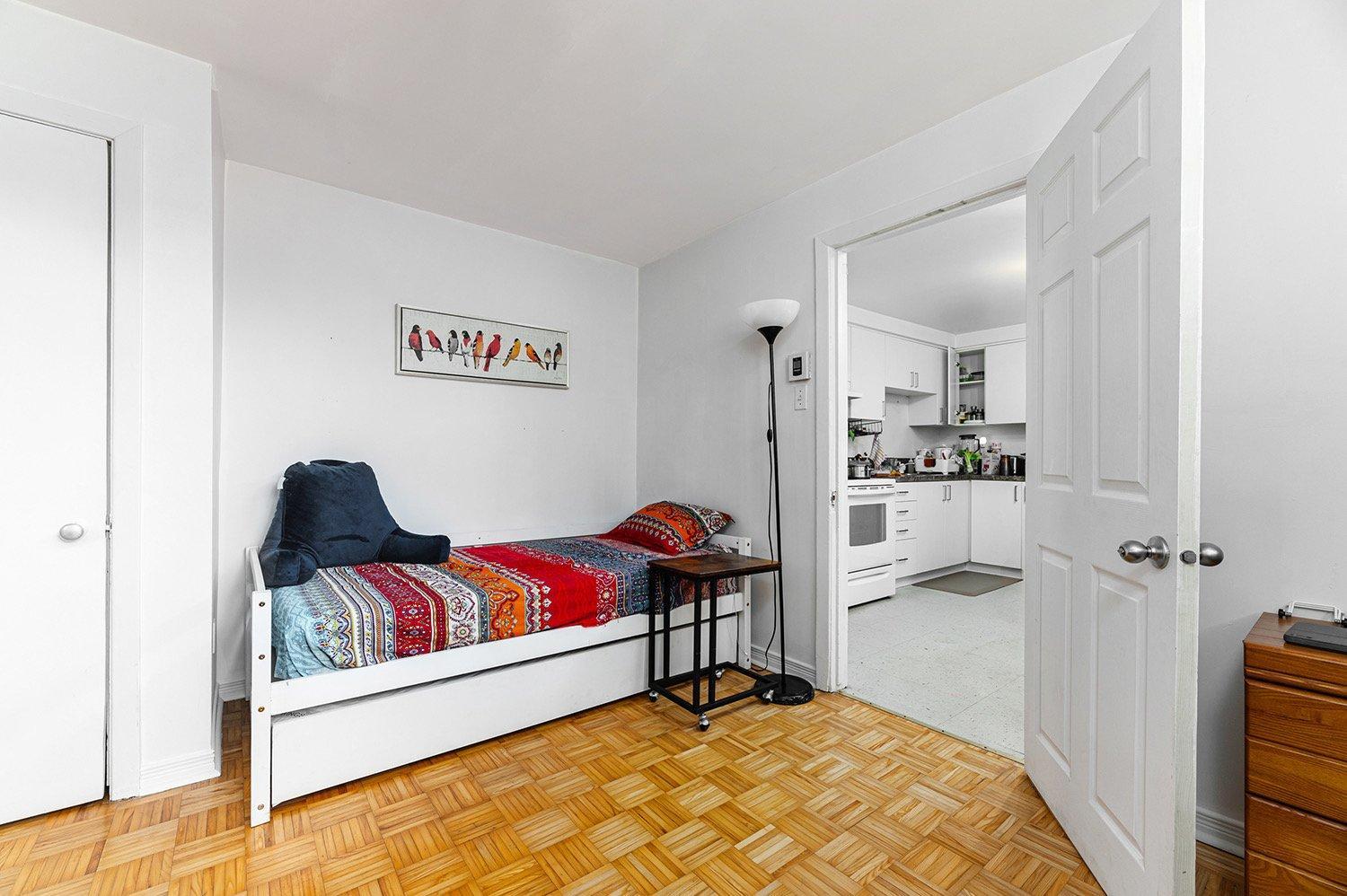 









6415


Rue Laurendeau

, 2,
Montréal (Le Sud-Ouest),




QC
H4E3Y4

