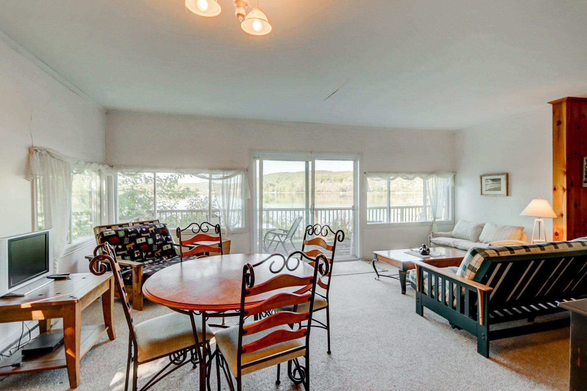 









237


Route du Lac-Rond S.

,
Montcalm,




QC
J0T2V0

