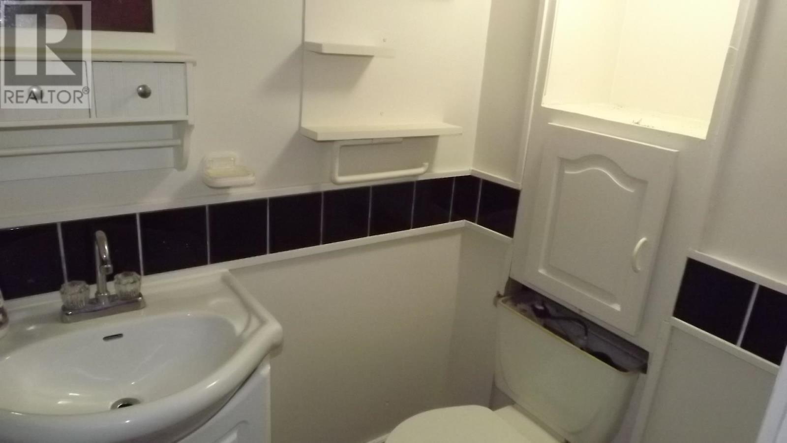 












45 Laprairie CRES

,
Elliot Lake,




Ontario
P5A3B7

