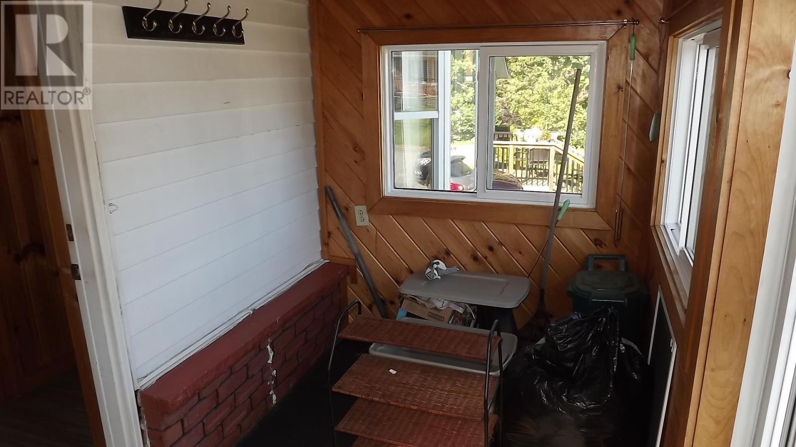 












45 Laprairie CRES

,
Elliot Lake,




Ontario
P5A3B7

