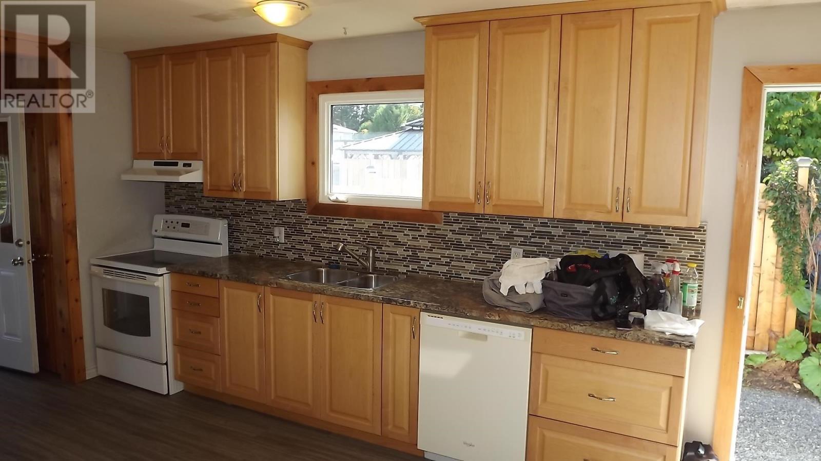 












45 Laprairie CRES

,
Elliot Lake,




Ontario
P5A3B7

