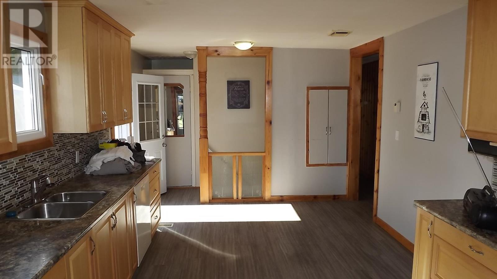 












45 Laprairie CRES

,
Elliot Lake,




Ontario
P5A3B7

