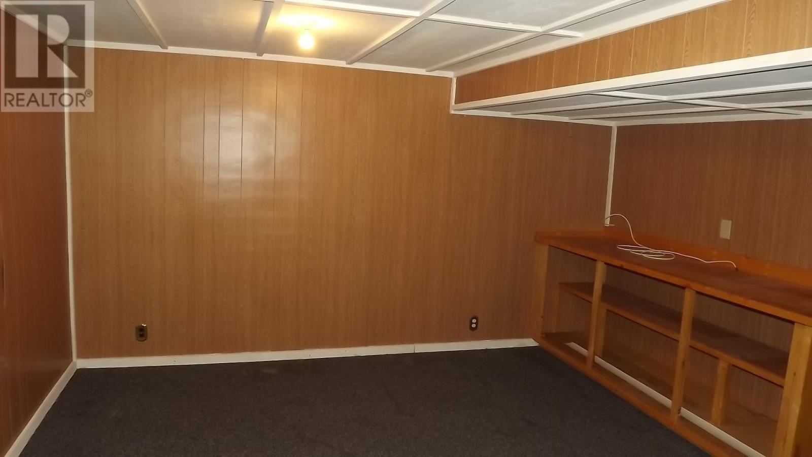 












45 Laprairie CRES

,
Elliot Lake,




Ontario
P5A3B7

